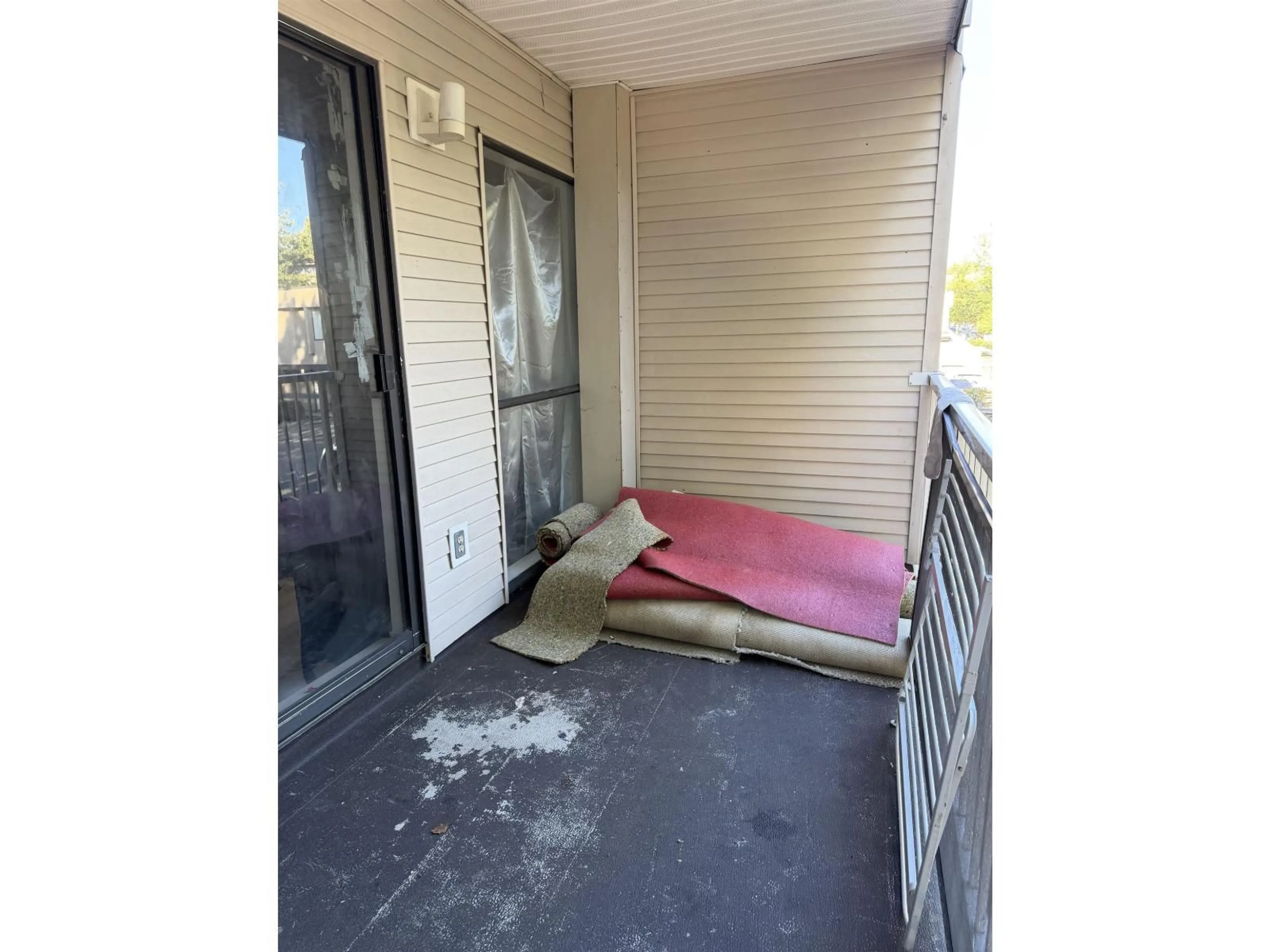 Unknown for 10 - 17700 60 AVENUE, Surrey British Columbia V3S1V2