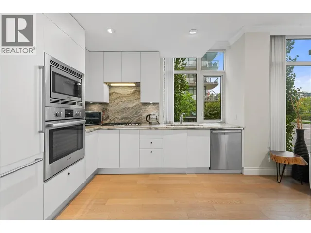 211 - 185 VICTORY SHIP WAY, North Vancouver 2