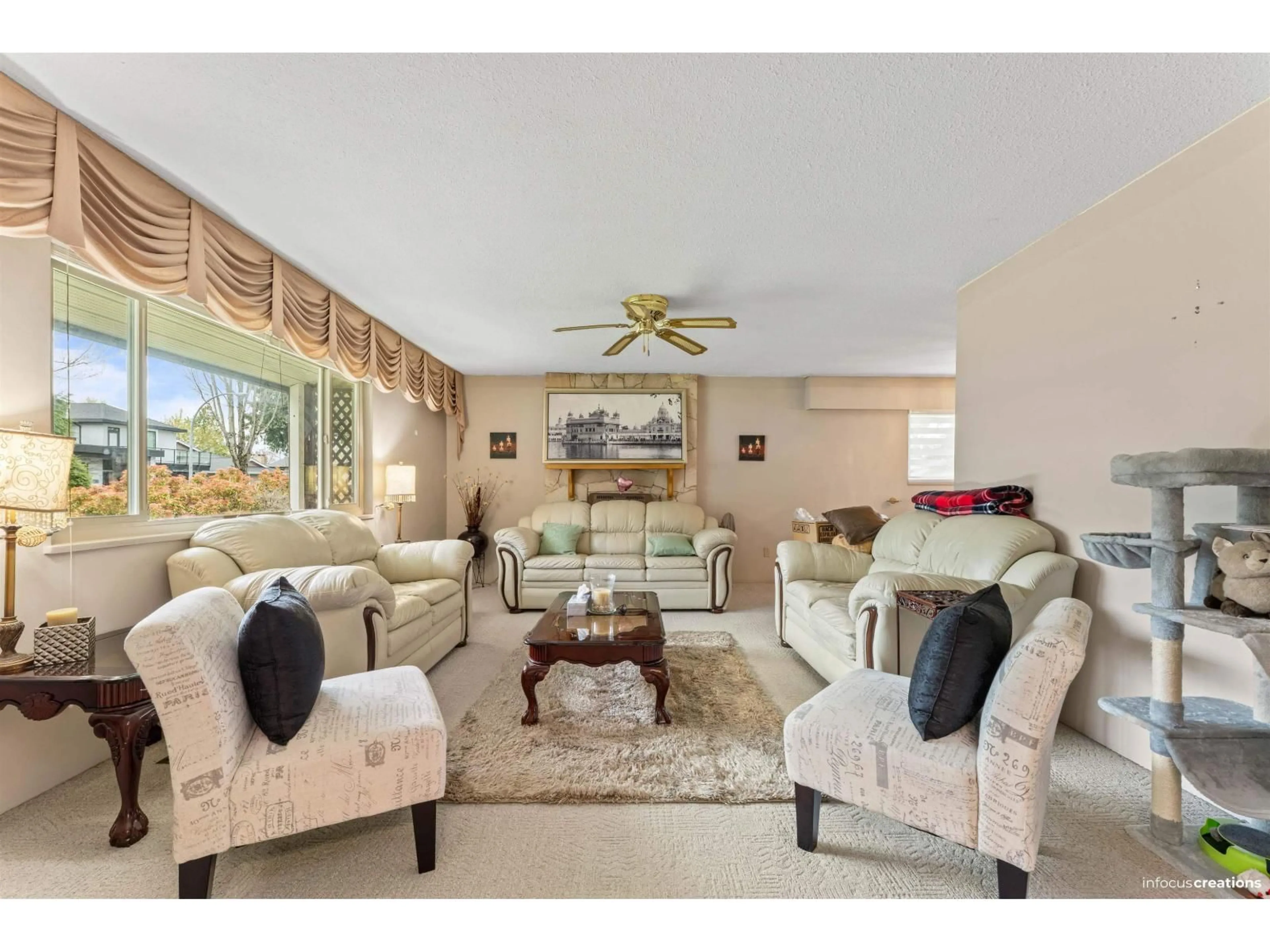 Living room with furniture, unknown for 15156 93 AVENUE, Surrey British Columbia V3R7C7