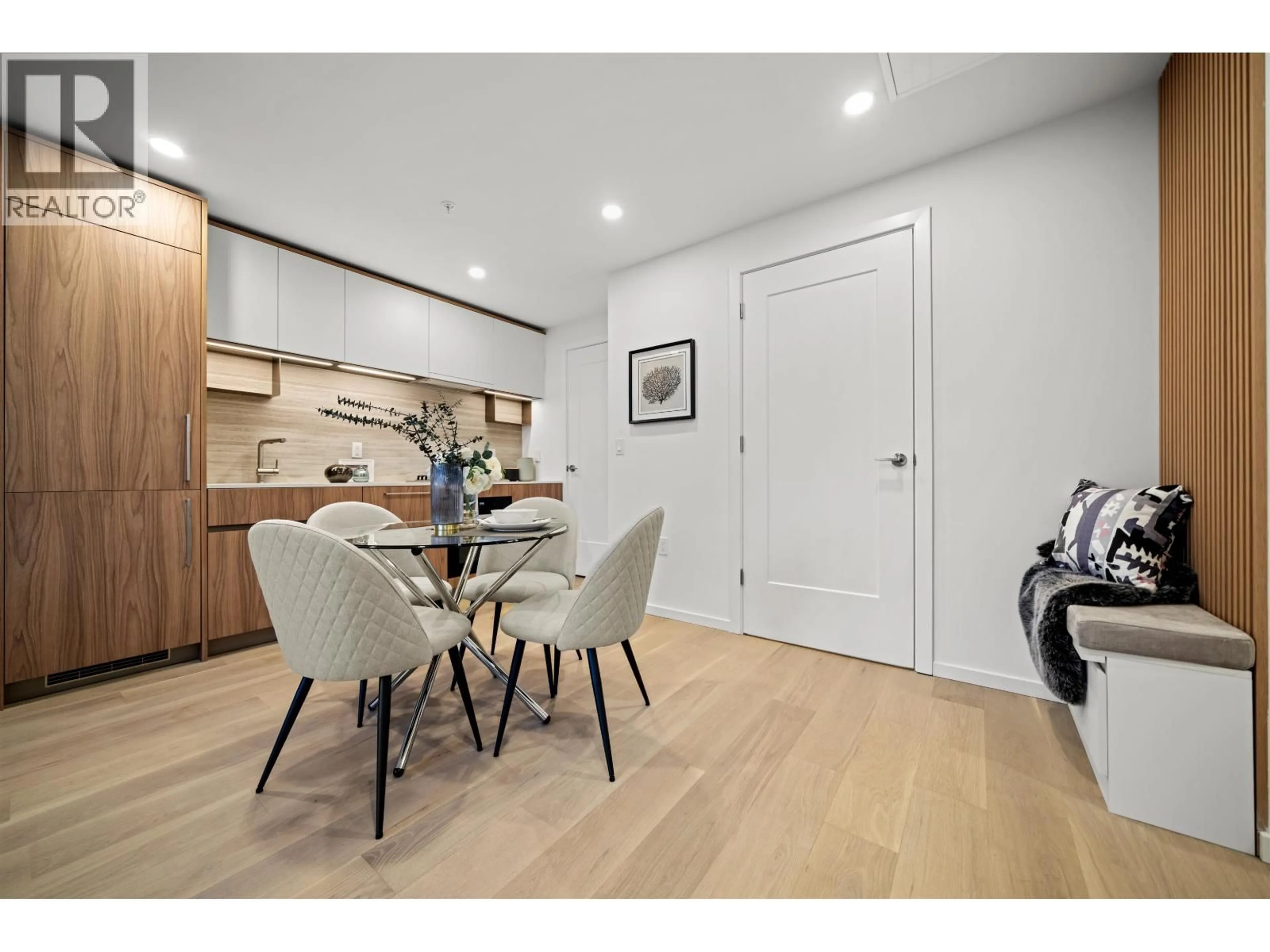A pic of a room for 206 - 8486 OAK STREET, Vancouver British Columbia V6P4B1