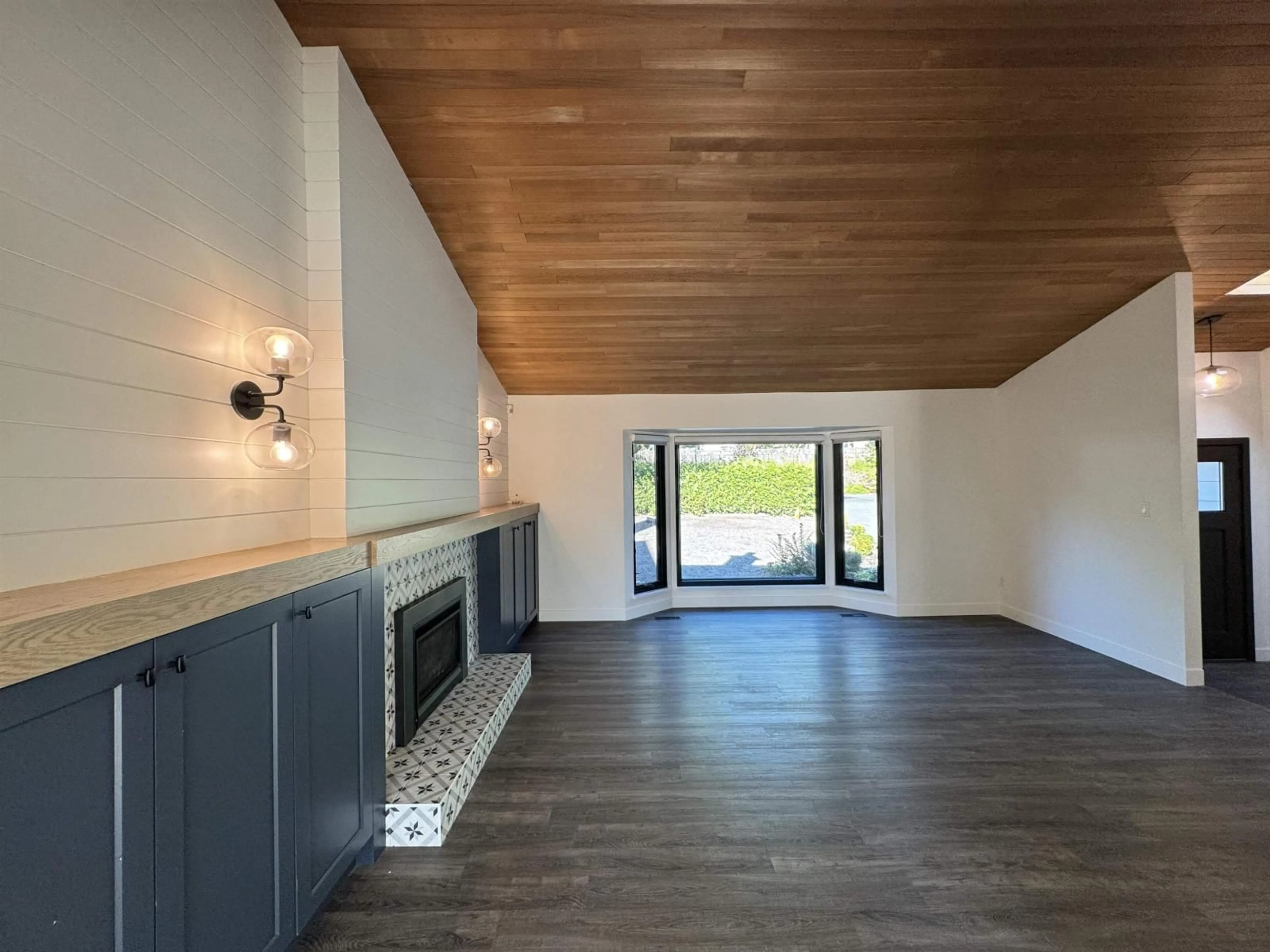 Unknown for 15032 SPENSER DRIVE, Surrey British Columbia V3S5Z7