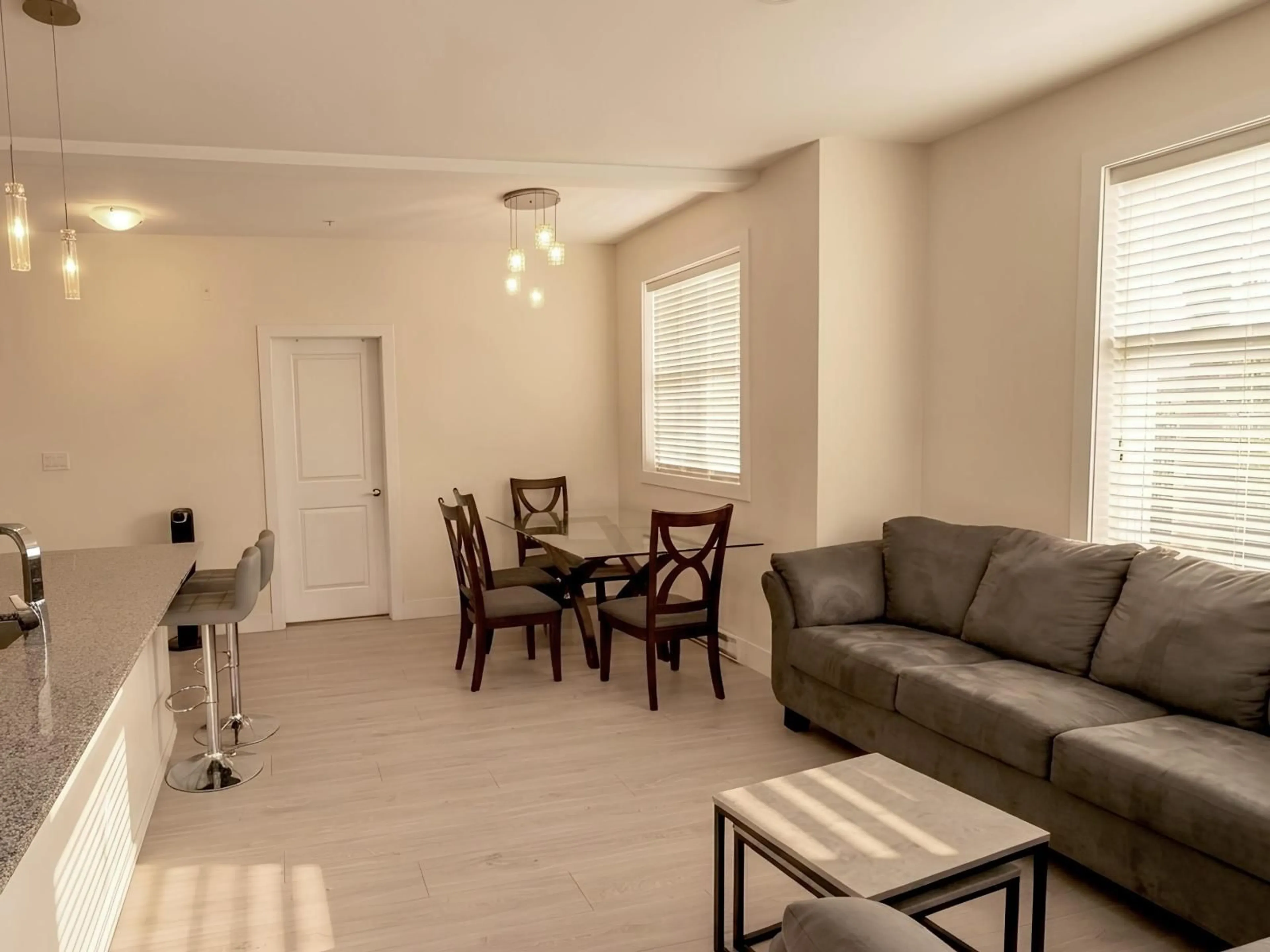 Living room with furniture, unknown for 122 - 15956 86A AVENUE, Surrey British Columbia V4N6N8