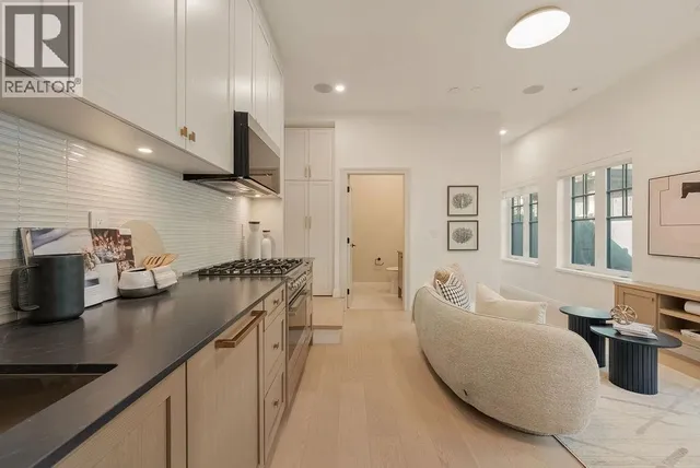 2544 GRANT STREET, Vancouver 2