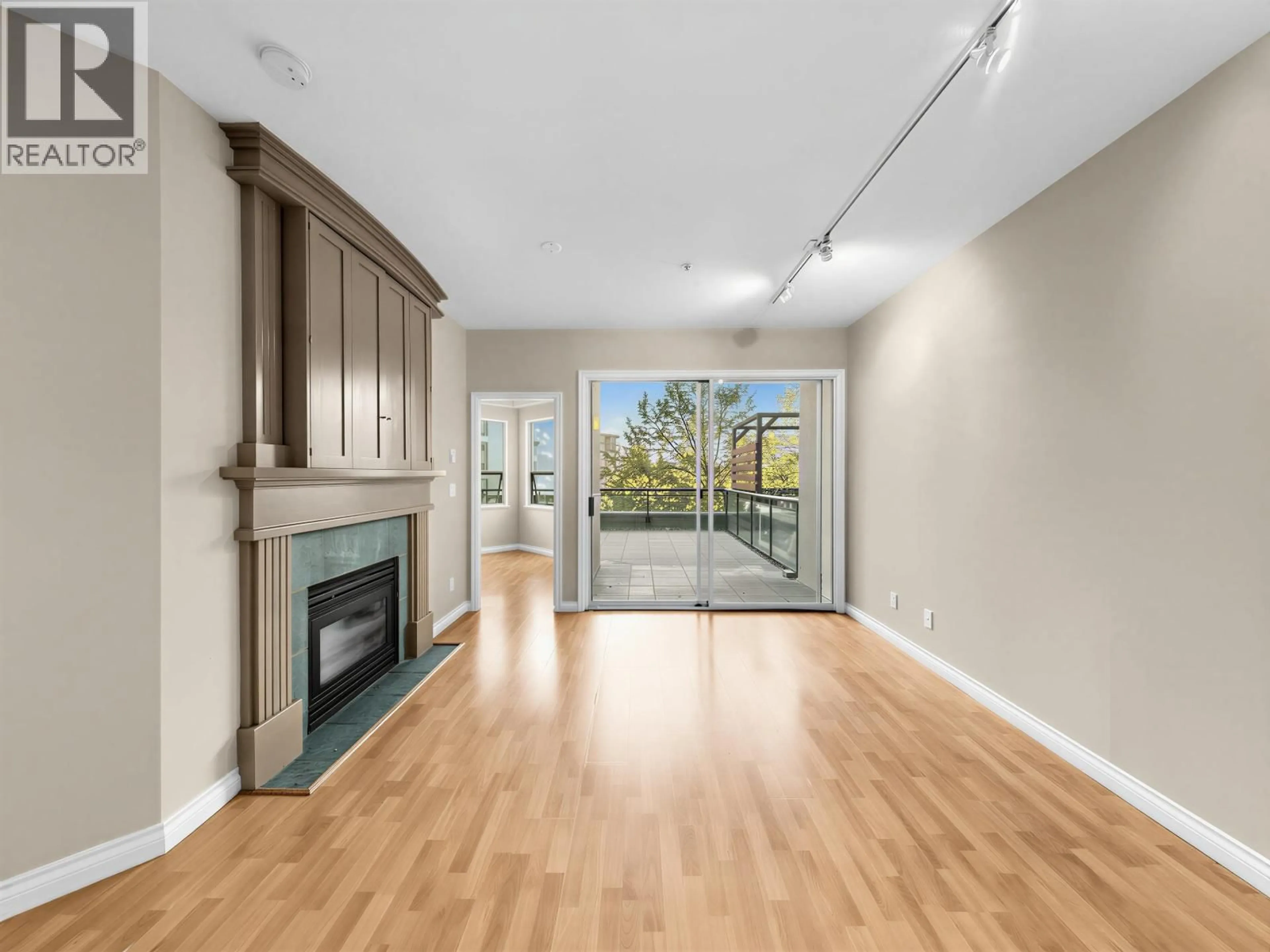 Unknown for 204 - 131 3RD STREET, North Vancouver British Columbia V7M1E7