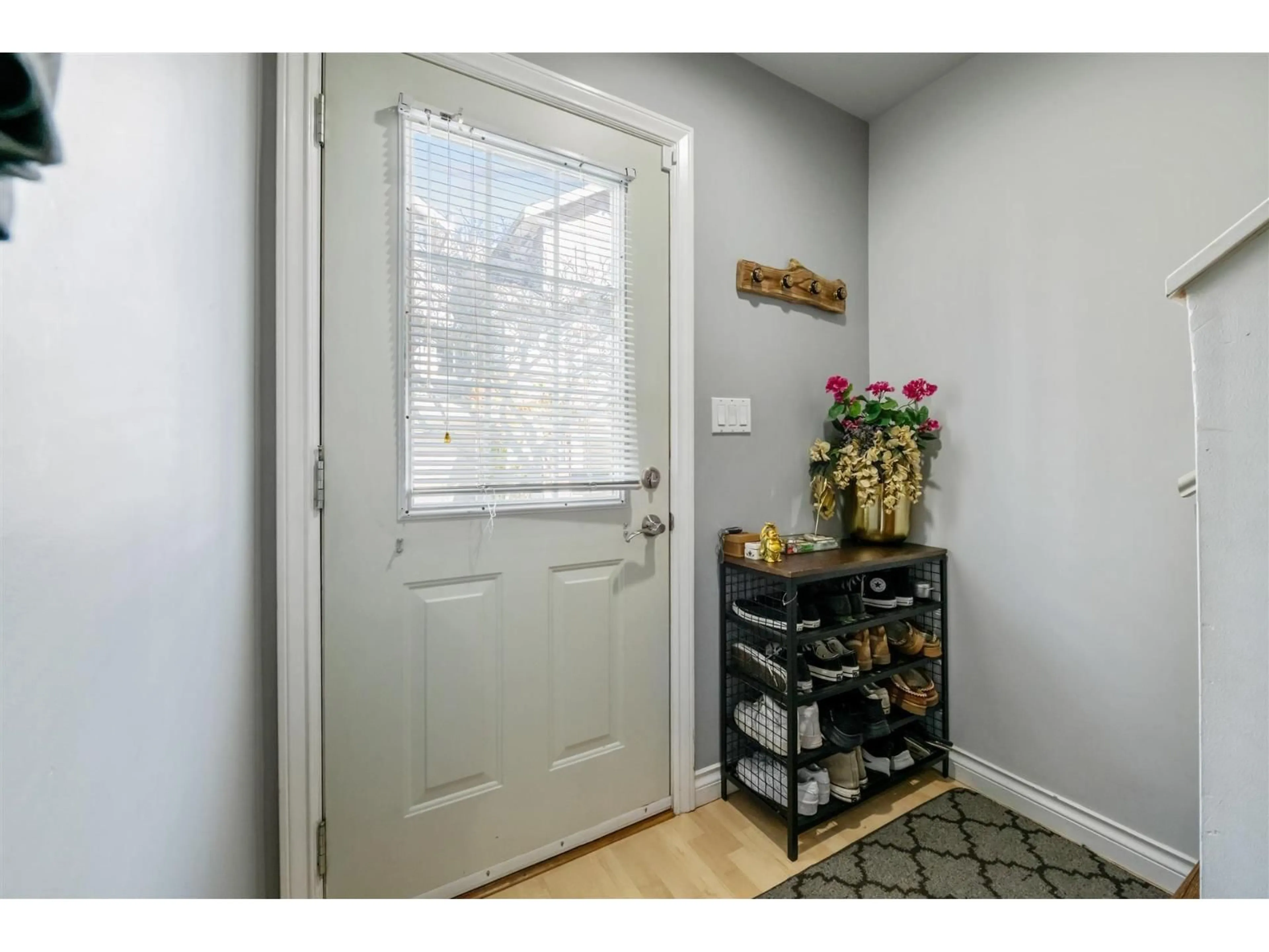 Indoor entryway for 37 - 16760 61 AVENUE, Surrey British Columbia V3S3V3
