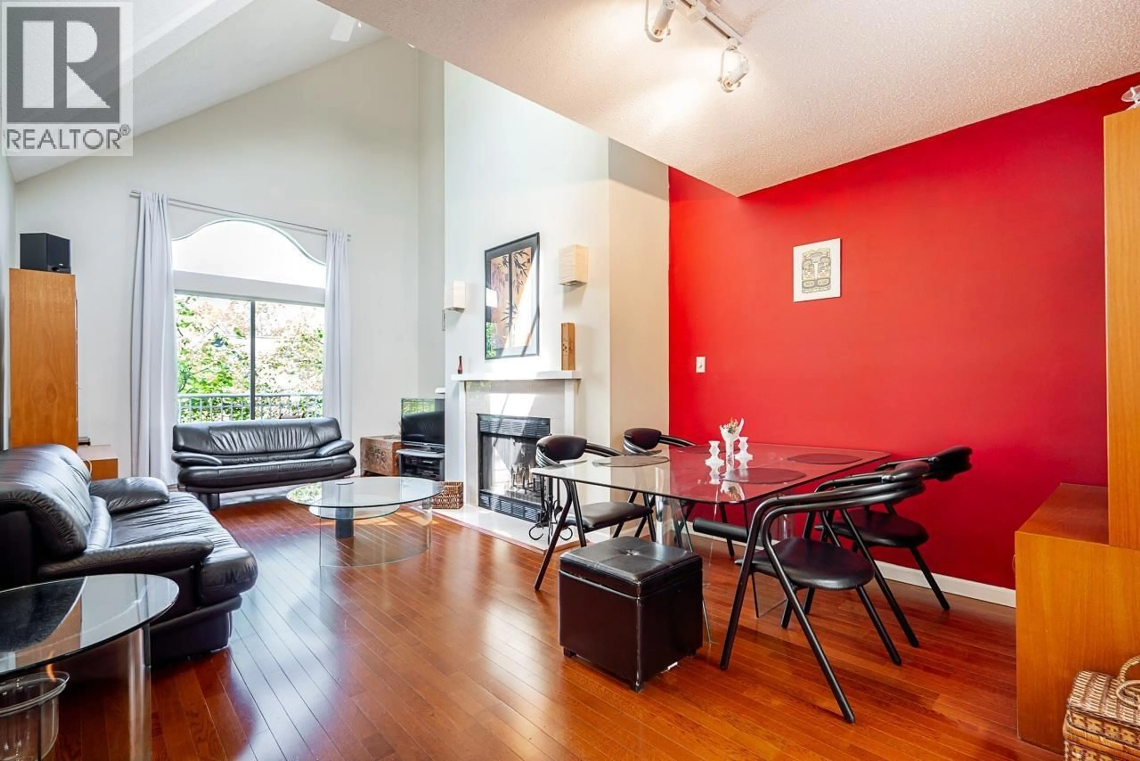 Living room with furniture, wood/laminate floor for 592 16TH AVENUE, Vancouver British Columbia V5Z1S4
