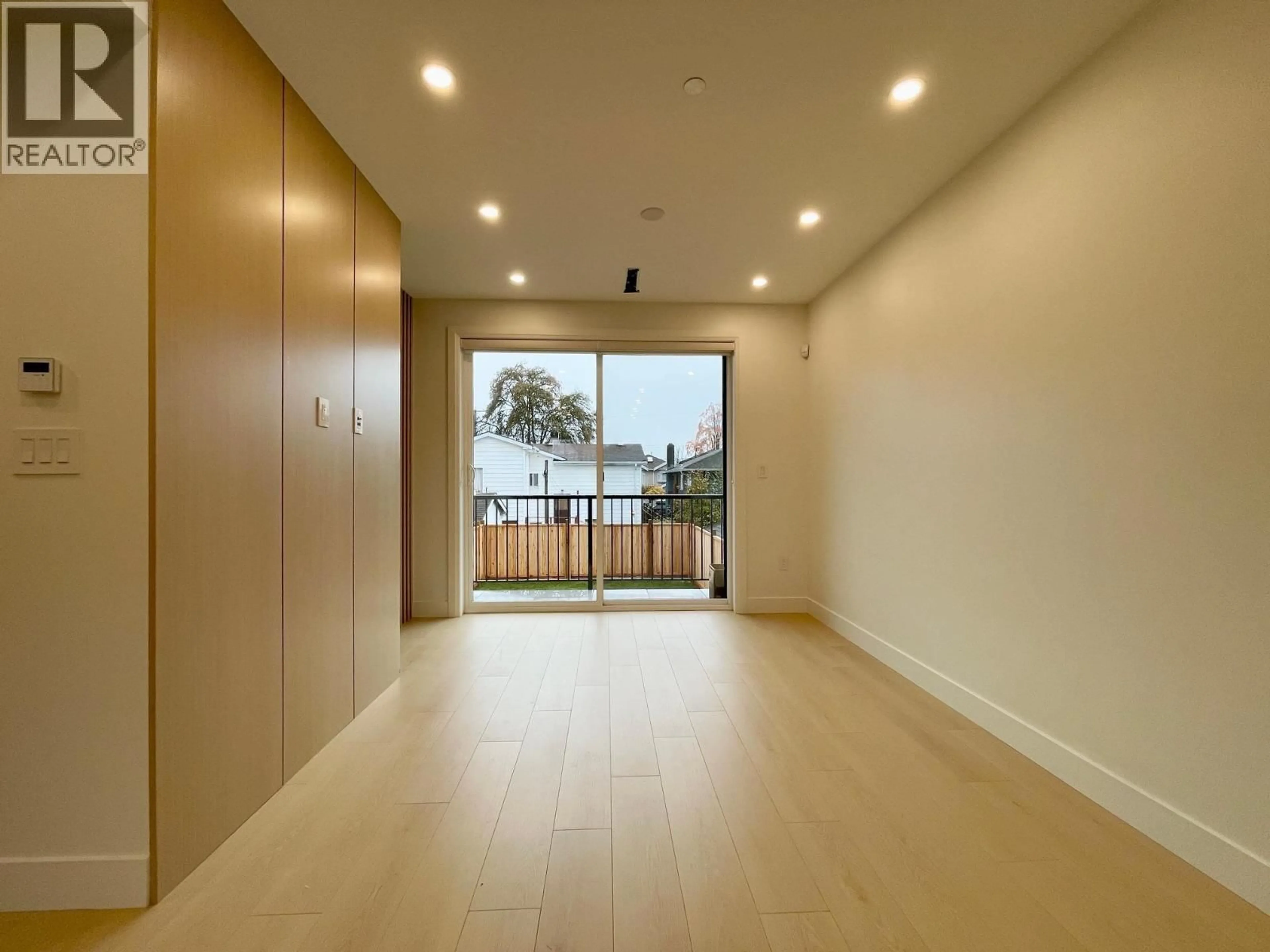 Indoor foyer for 162 43RD AVENUE, Vancouver British Columbia V5W1S9