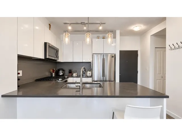 213 - 15137 33 AVENUE, Surrey 3