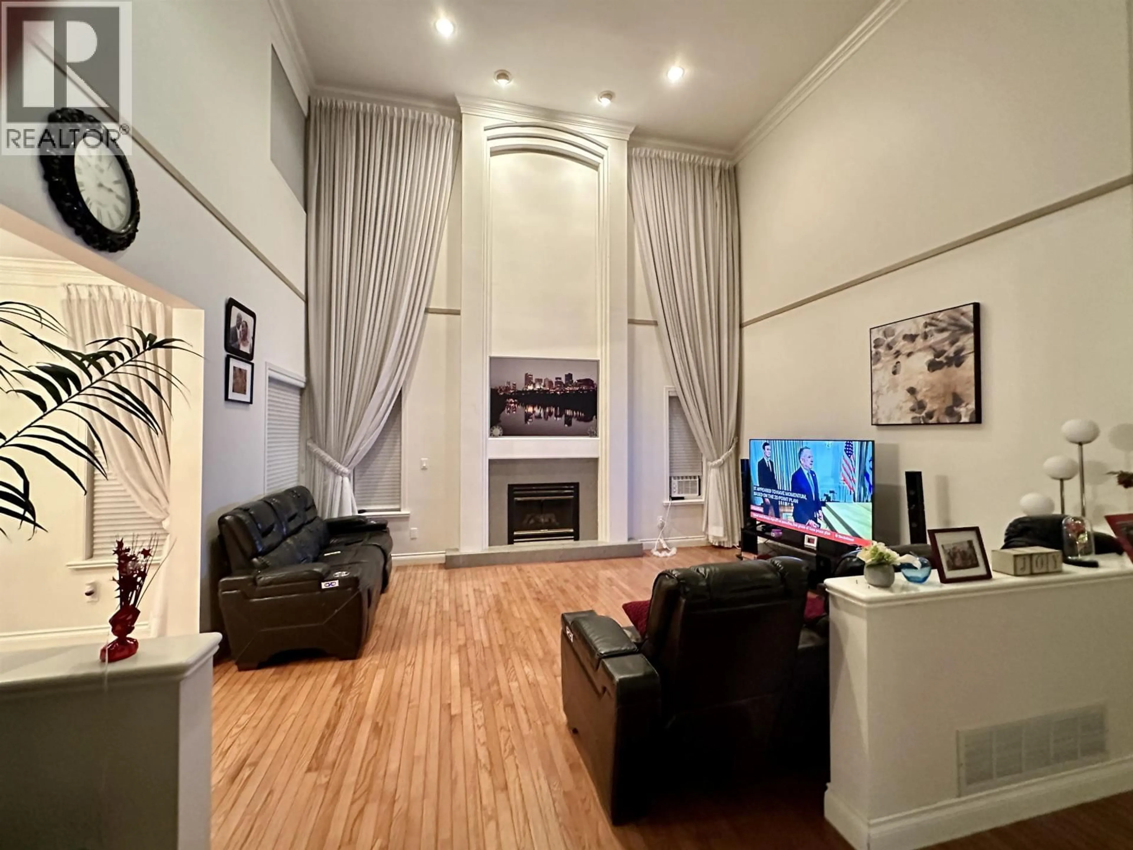 A pic of a room for 3070 TIMBER COURT, Coquitlam British Columbia V3E2Y8