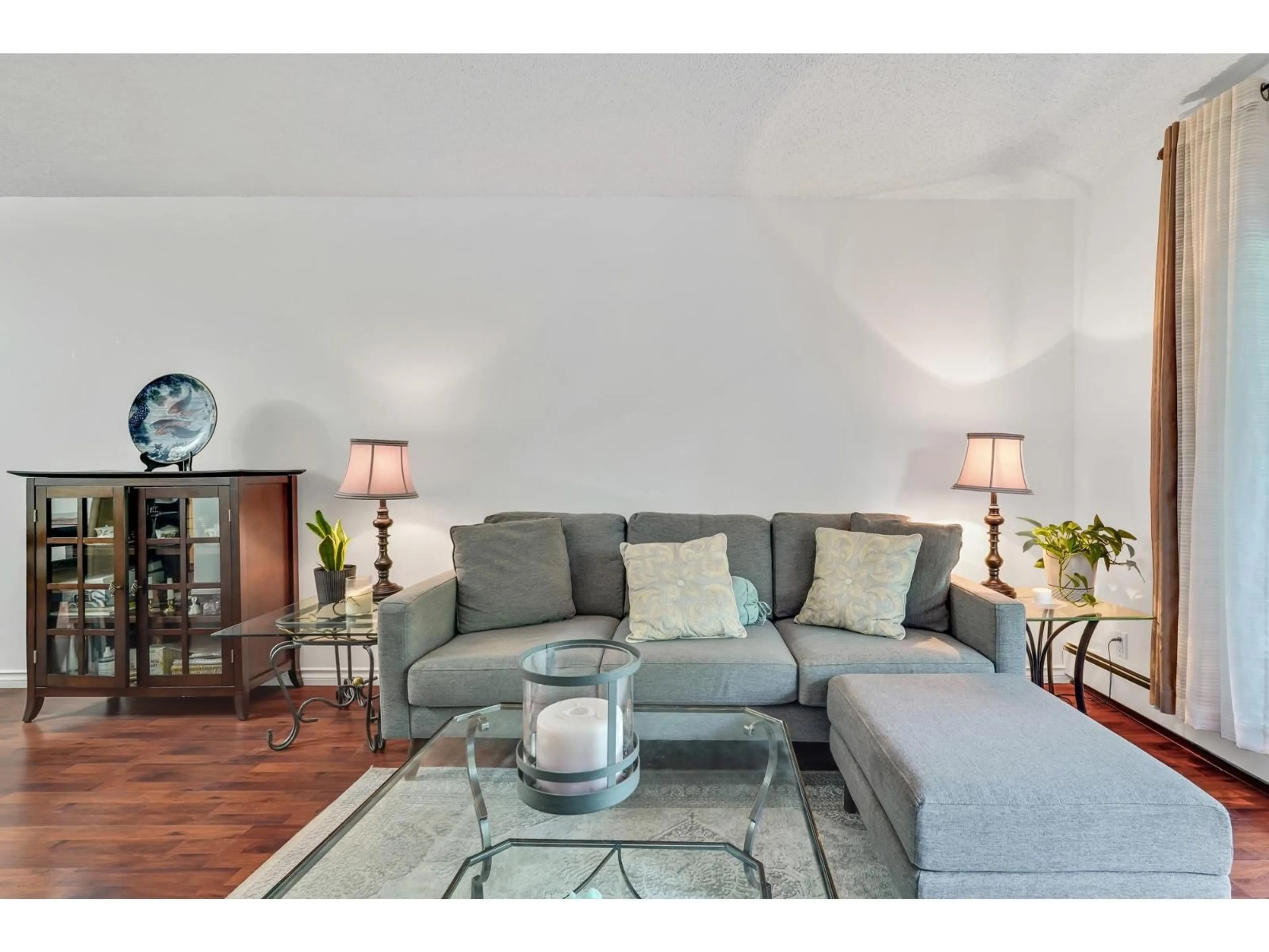 Living room with furniture, unknown for 203 - 1740 SOUTHMERE CRESCENT, Surrey British Columbia V4A6E4