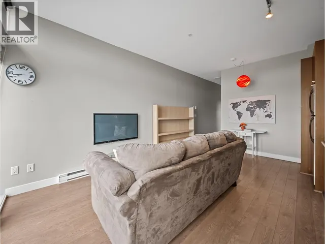 301 - 4372 FRASER STREET, Vancouver 5
