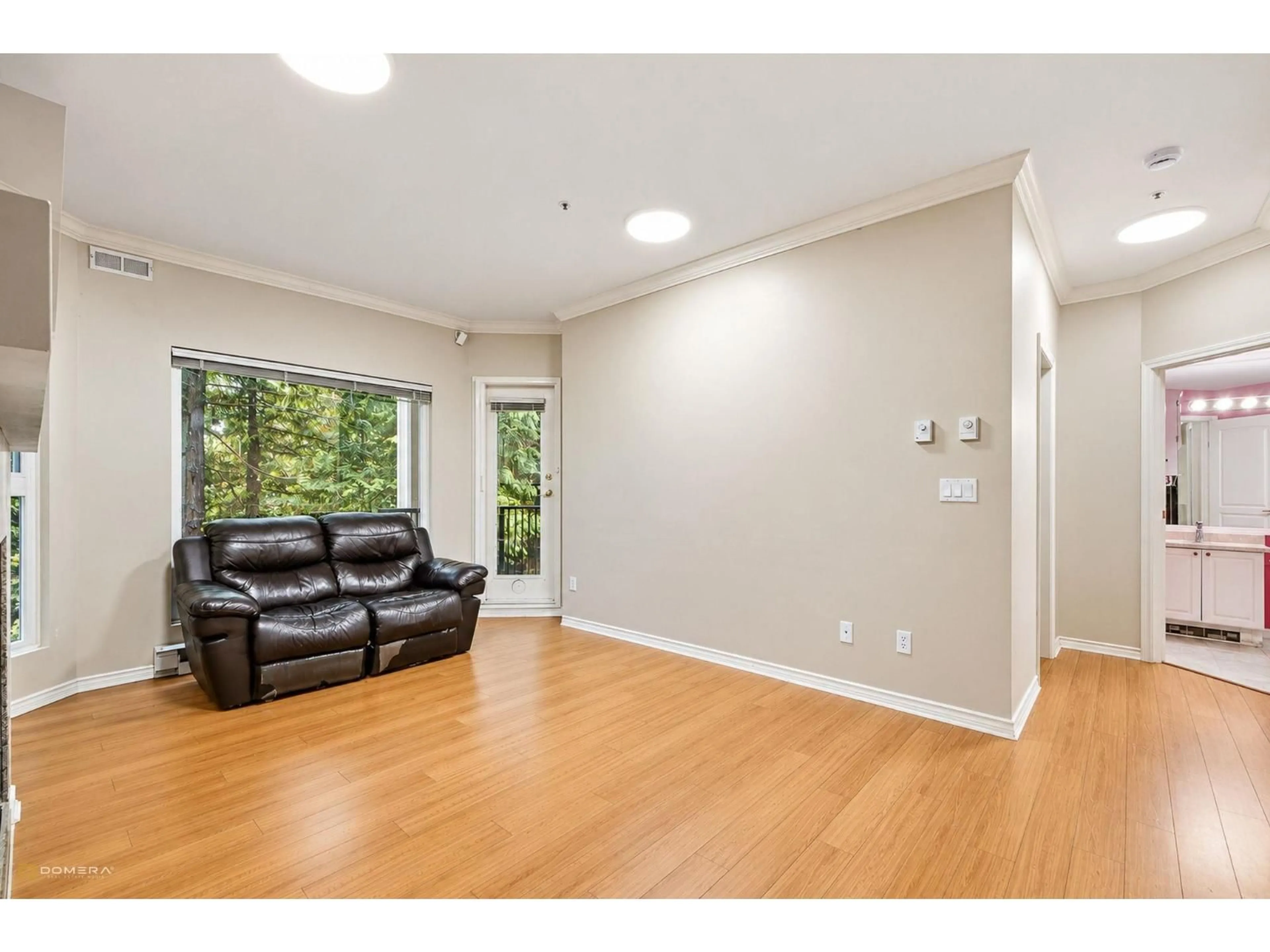 A pic of a room for 109 - 10320 156 STREET, Surrey British Columbia V3R4L8