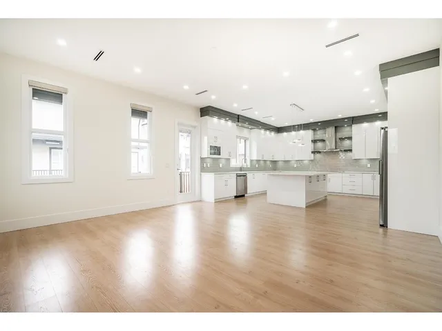 10648 124 STREET, Surrey 5