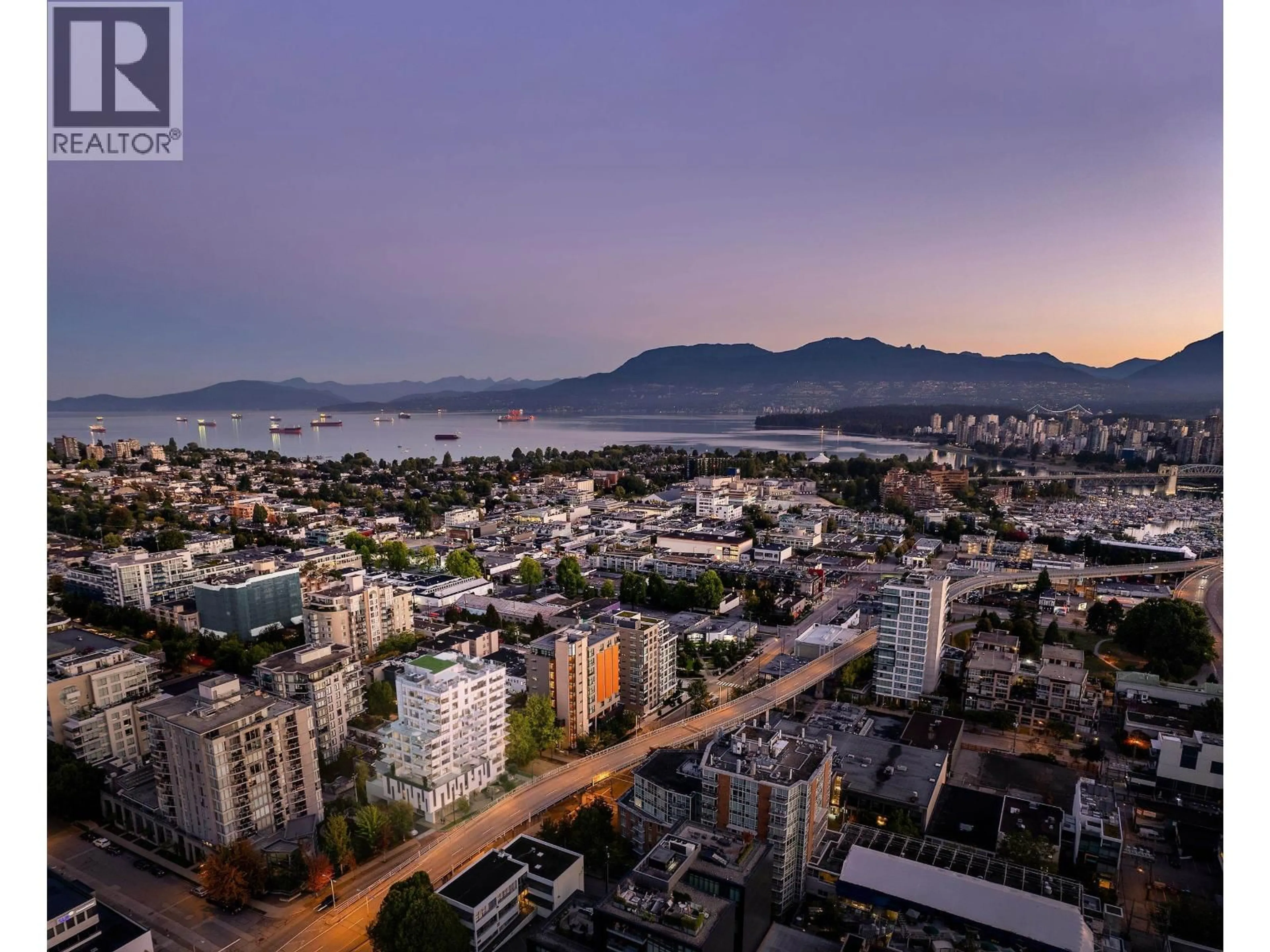 A pic from outside/outdoor area/front of a property/back of a property/a pic from drone, city buildings view from balcony for 501 - 2323 FIR STREET, Vancouver British Columbia V6J0H5