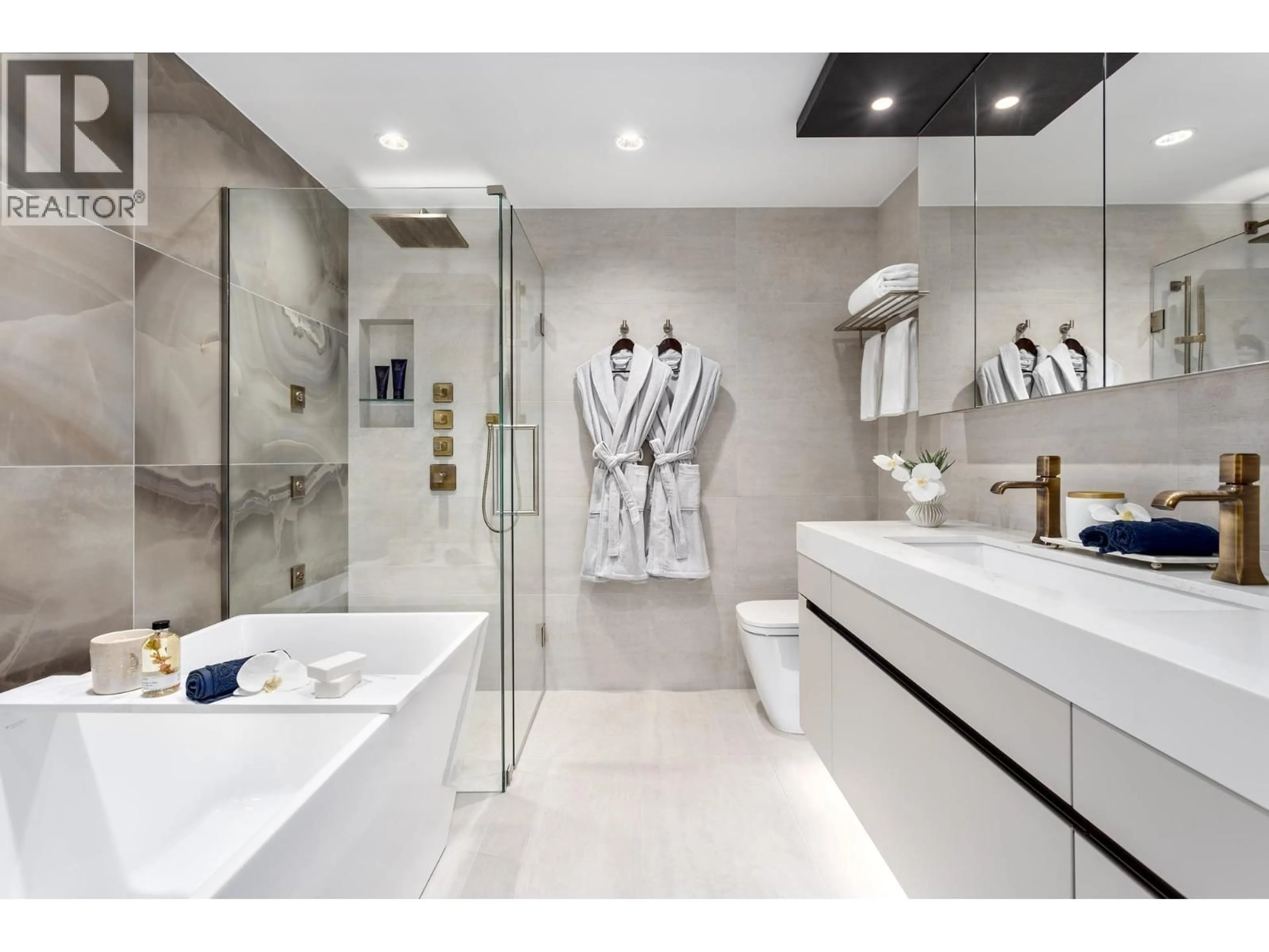 Contemporary bathroom, ceramic/tile floor for 501 - 2323 FIR STREET, Vancouver British Columbia V6J0H5