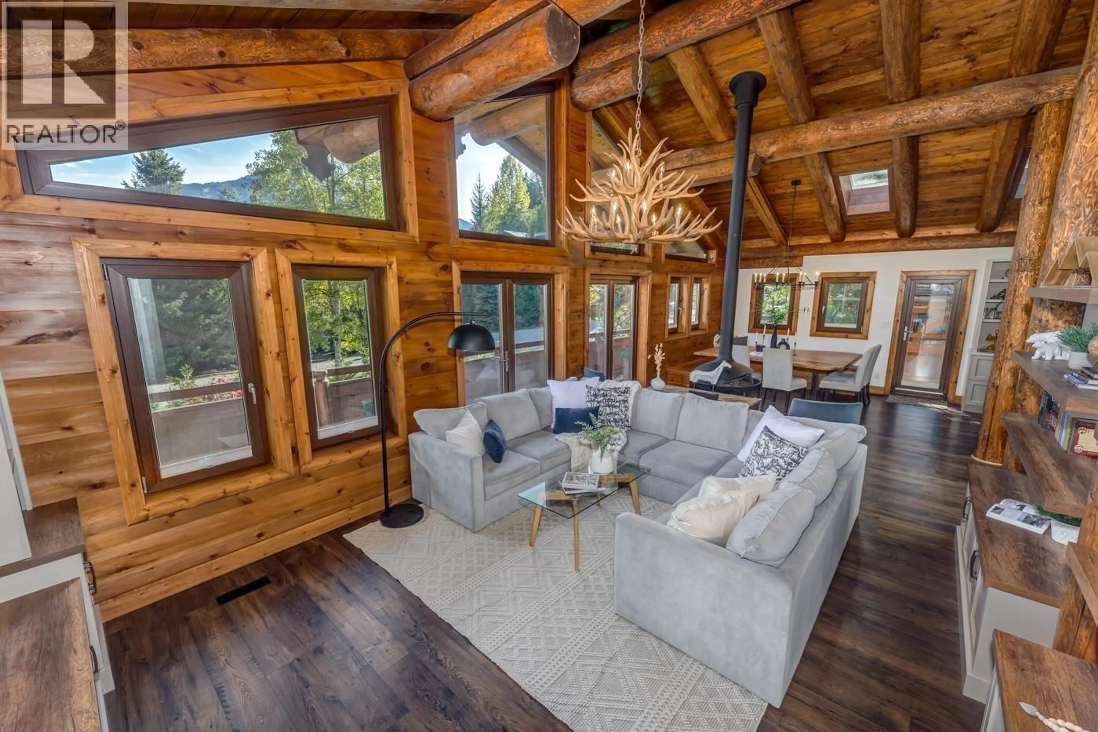 Living room with furniture, wood/laminate floor for 6403 ST ANDREW'S WAY, Whistler British Columbia V8E0C7