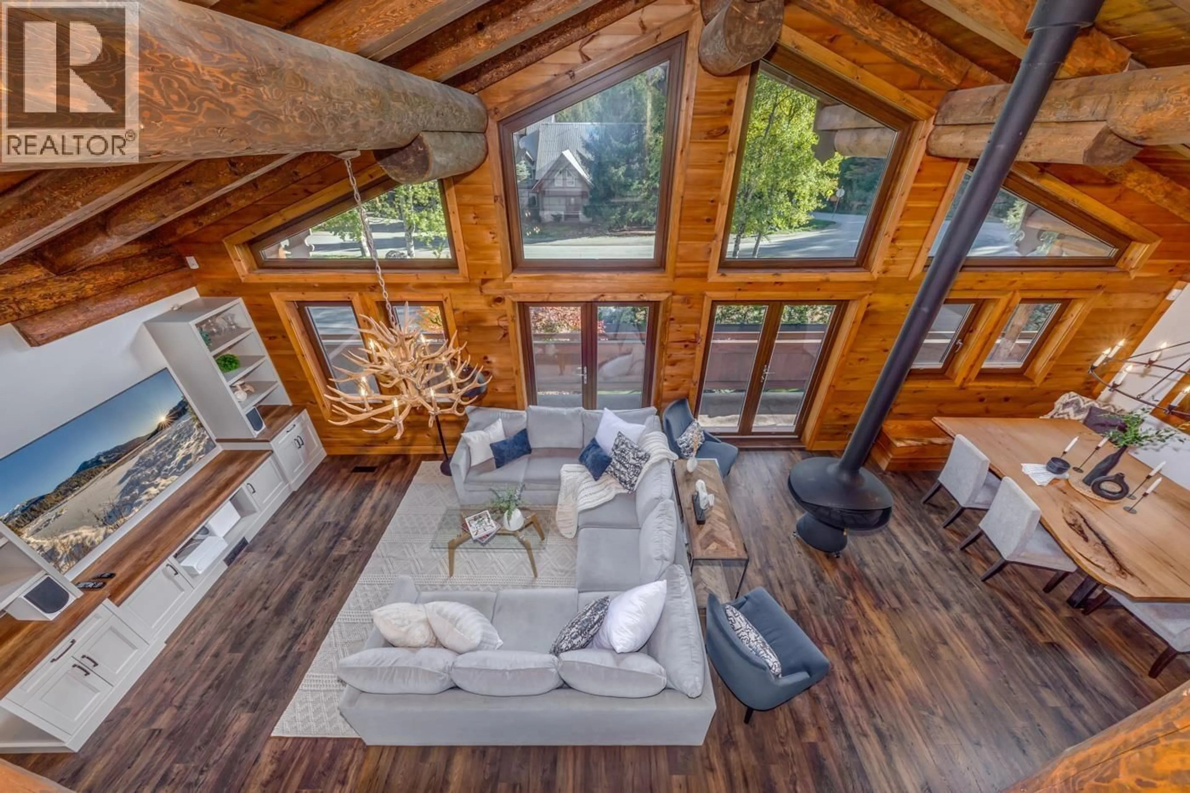 Living room with furniture, wood/laminate floor for 6403 ST ANDREW'S WAY, Whistler British Columbia V8E0C7