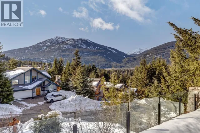 6361 FAIRWAY DRIVE, Whistler 4