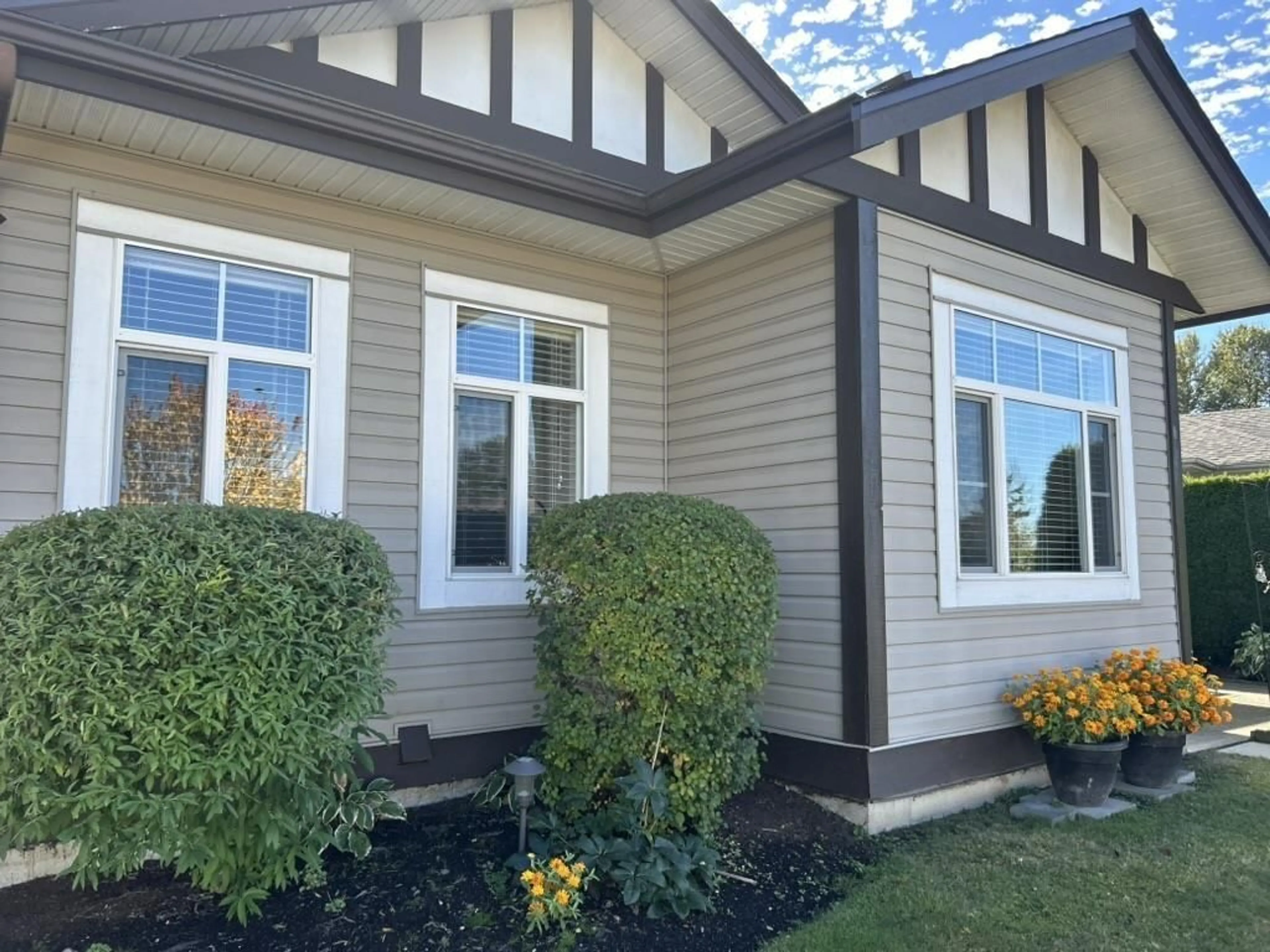Home with vinyl exterior material, street for 141 - 33751 7 AVENUE, Mission British Columbia V2V7C2