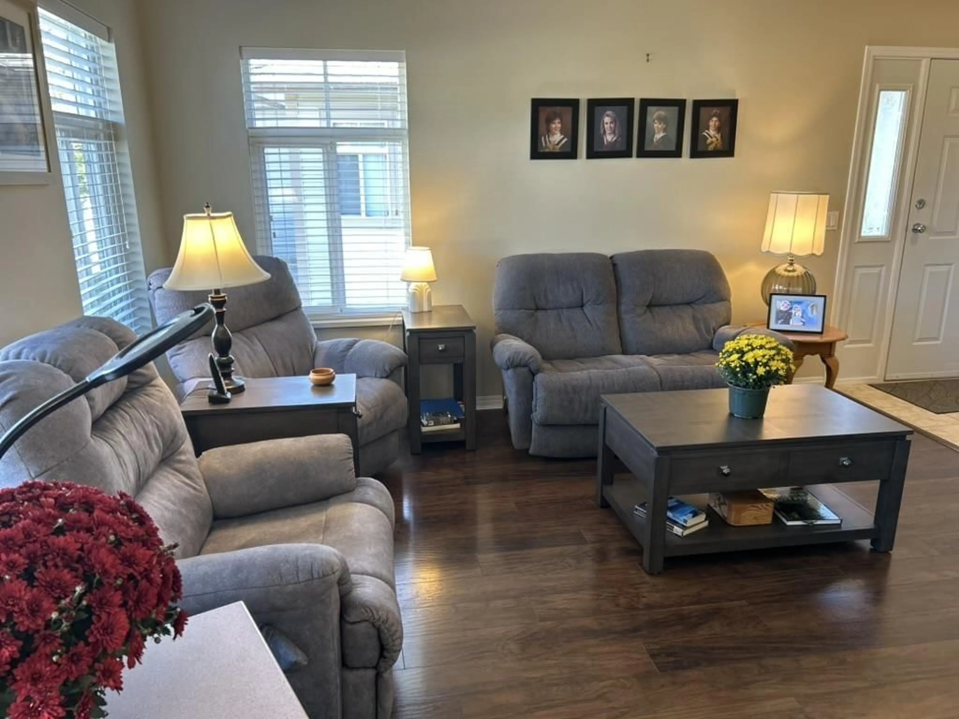 Living room with furniture, wood/laminate floor for 141 - 33751 7 AVENUE, Mission British Columbia V2V7C2