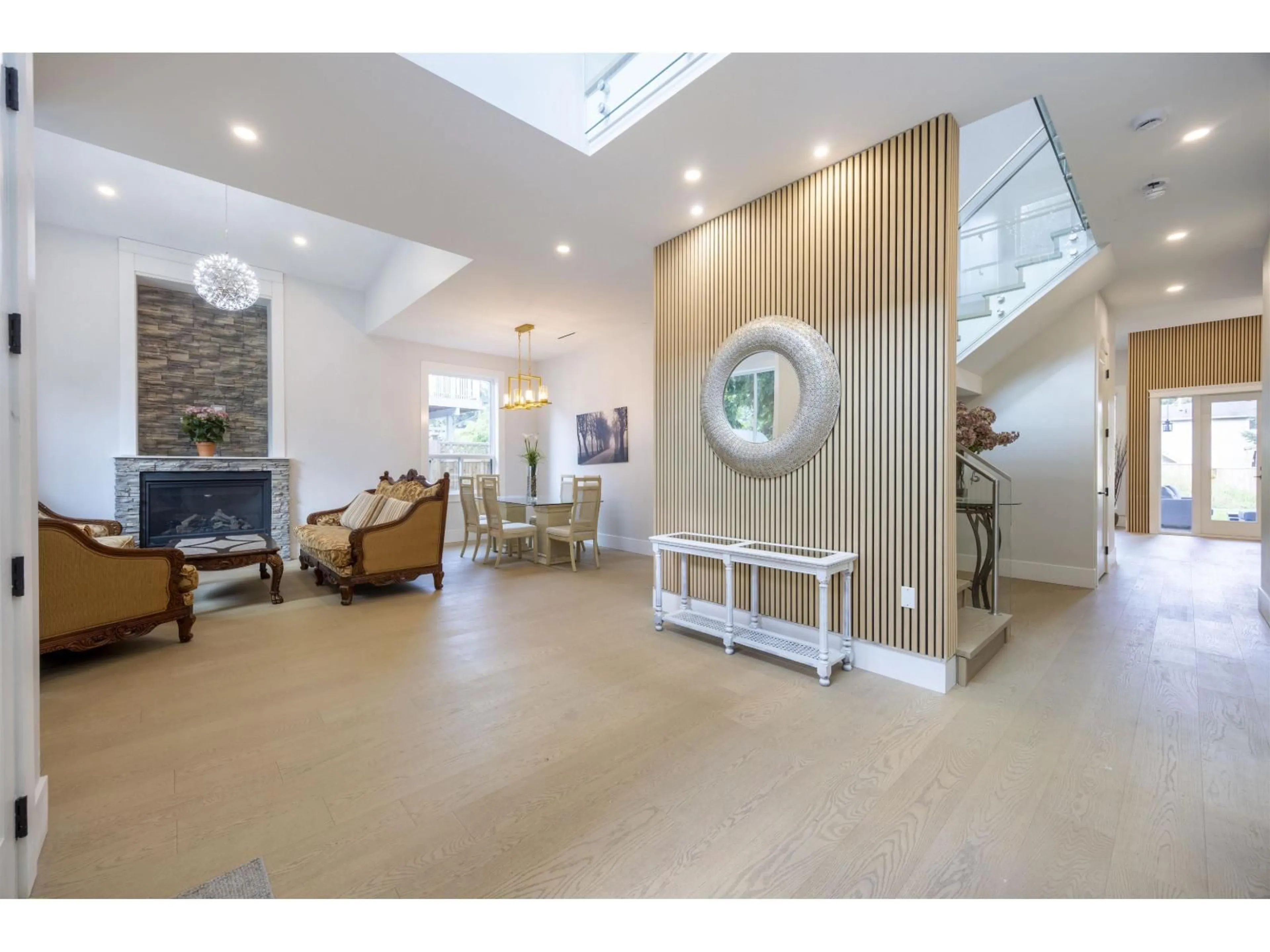 Indoor foyer for 15799 MCBETH ROAD, Surrey British Columbia V4A1X9