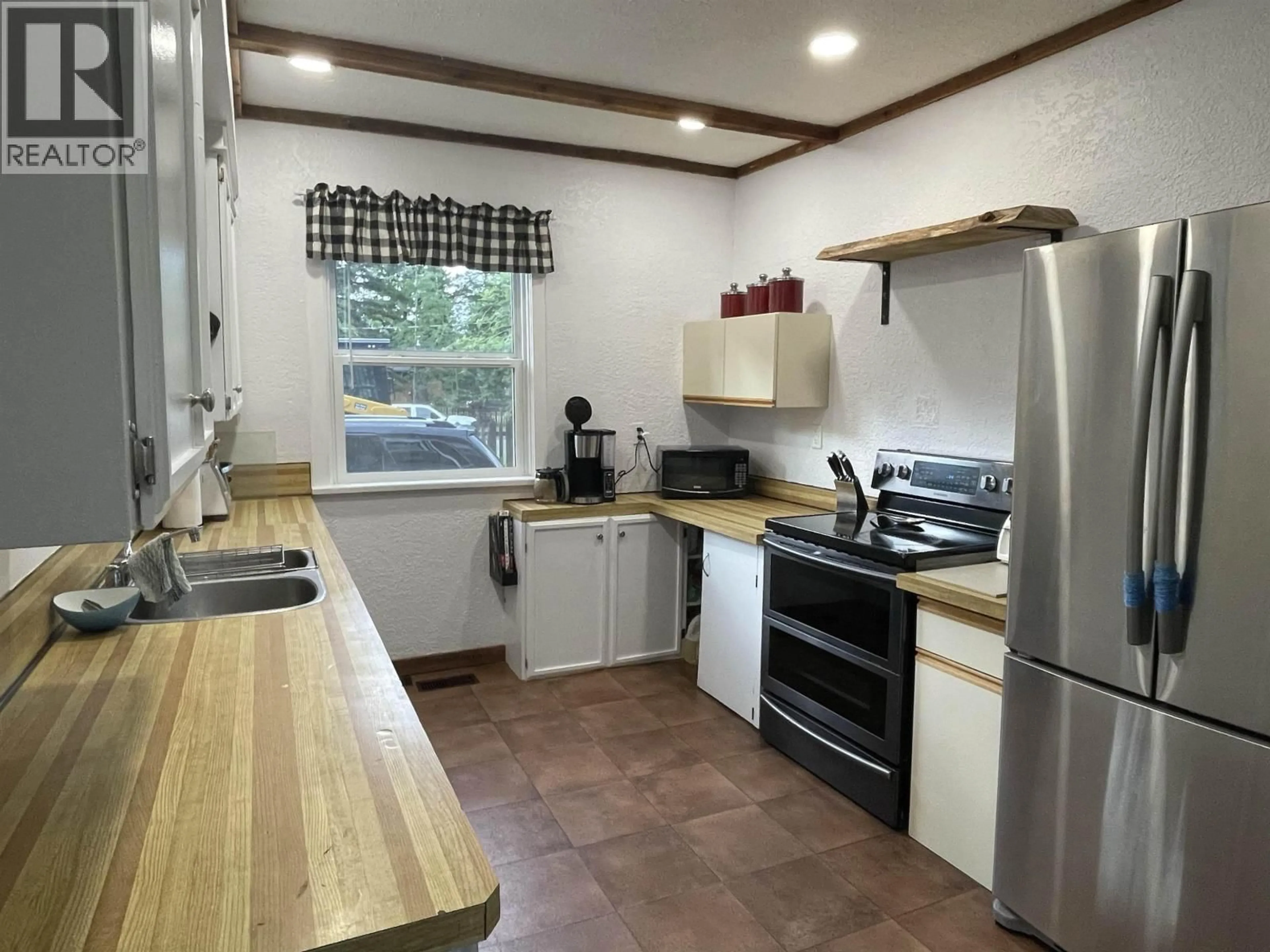 Standard kitchen, unknown for 2707 BRAUN STREET, Terrace British Columbia V8G3J8