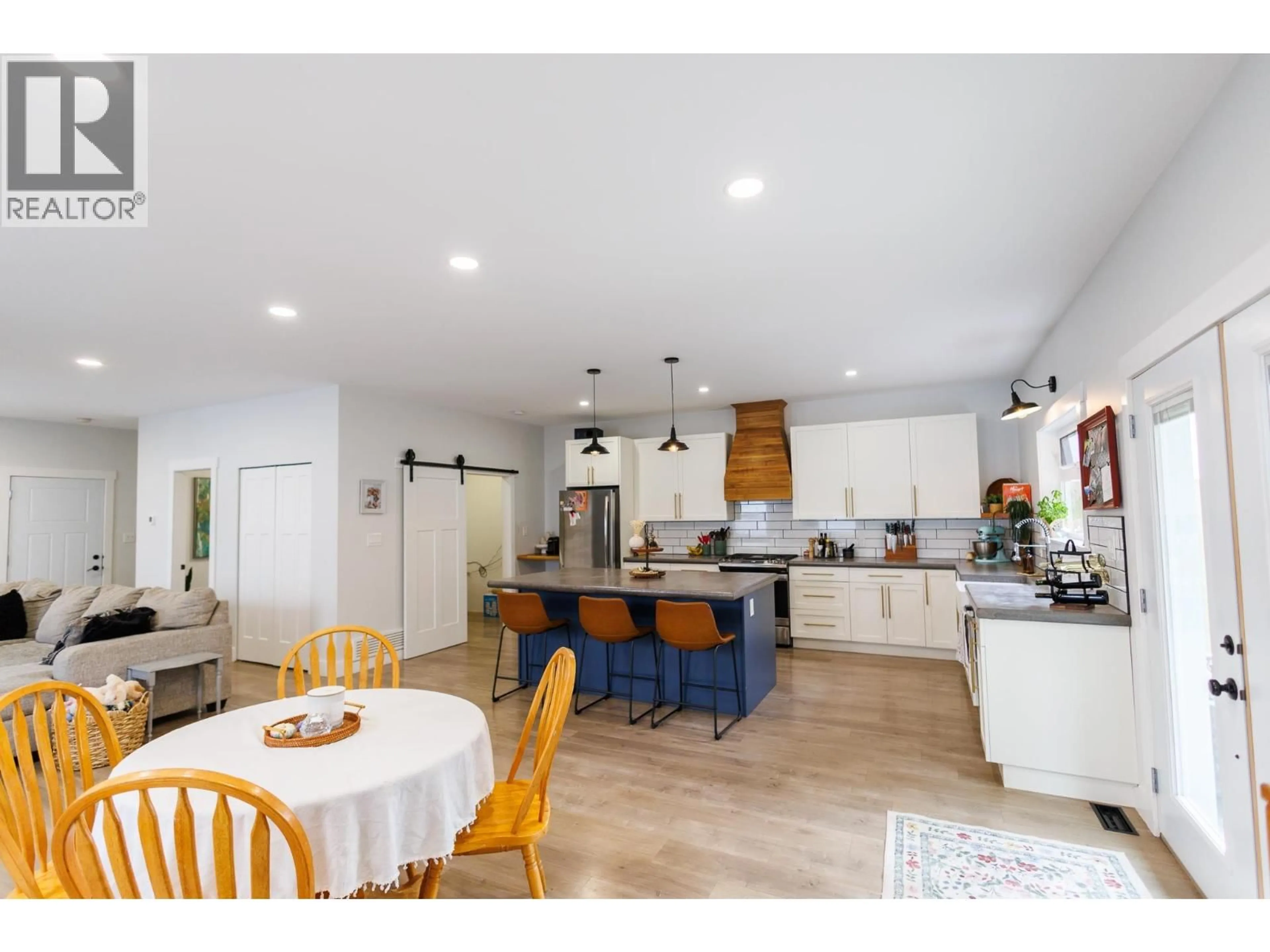 Open concept kitchen, unknown for B - 4005 BENNER STREET, Terrace British Columbia V8G3B1