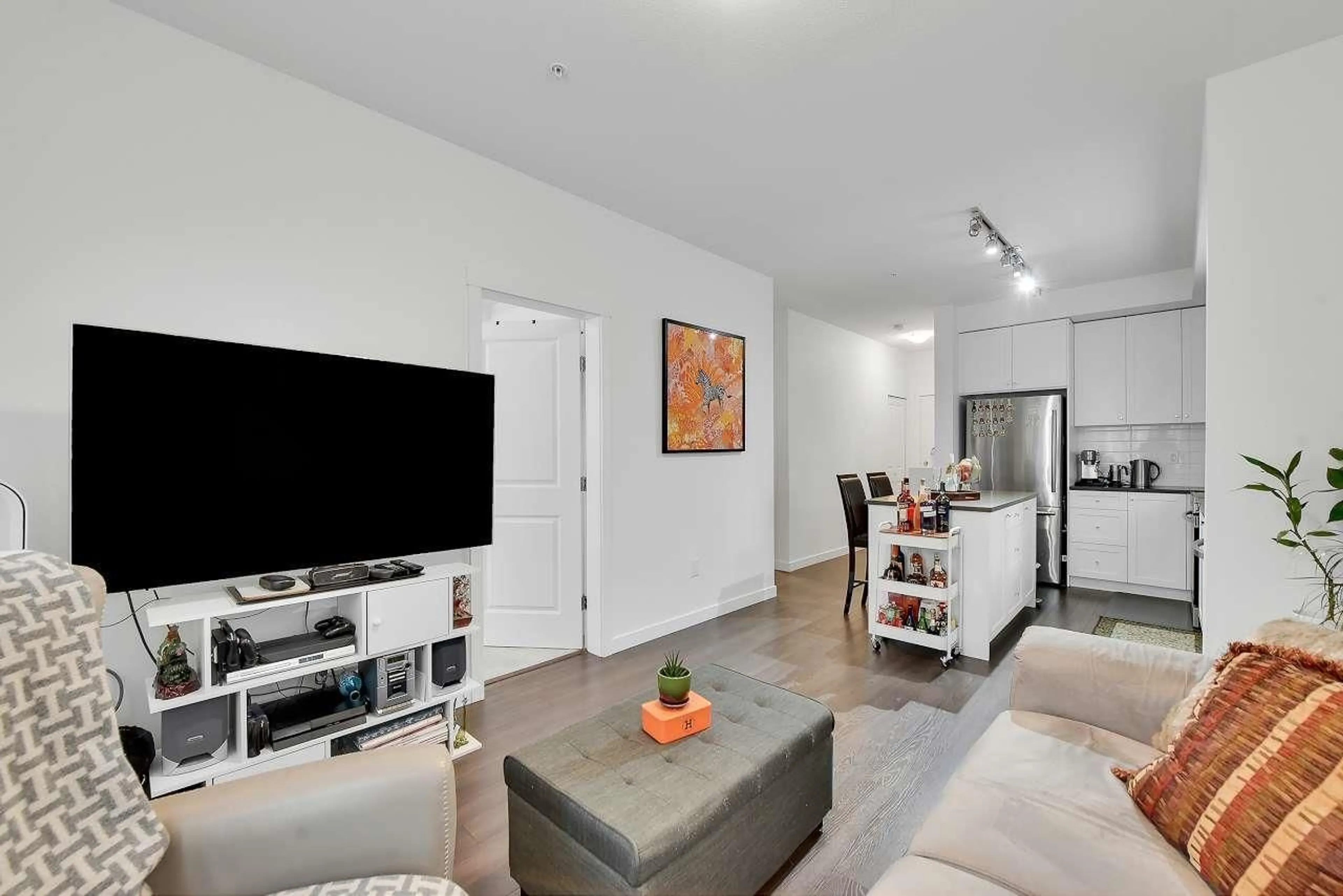 Living room with furniture, unknown for 209 - 15835 85 AVENUE, Surrey British Columbia V4N6W6