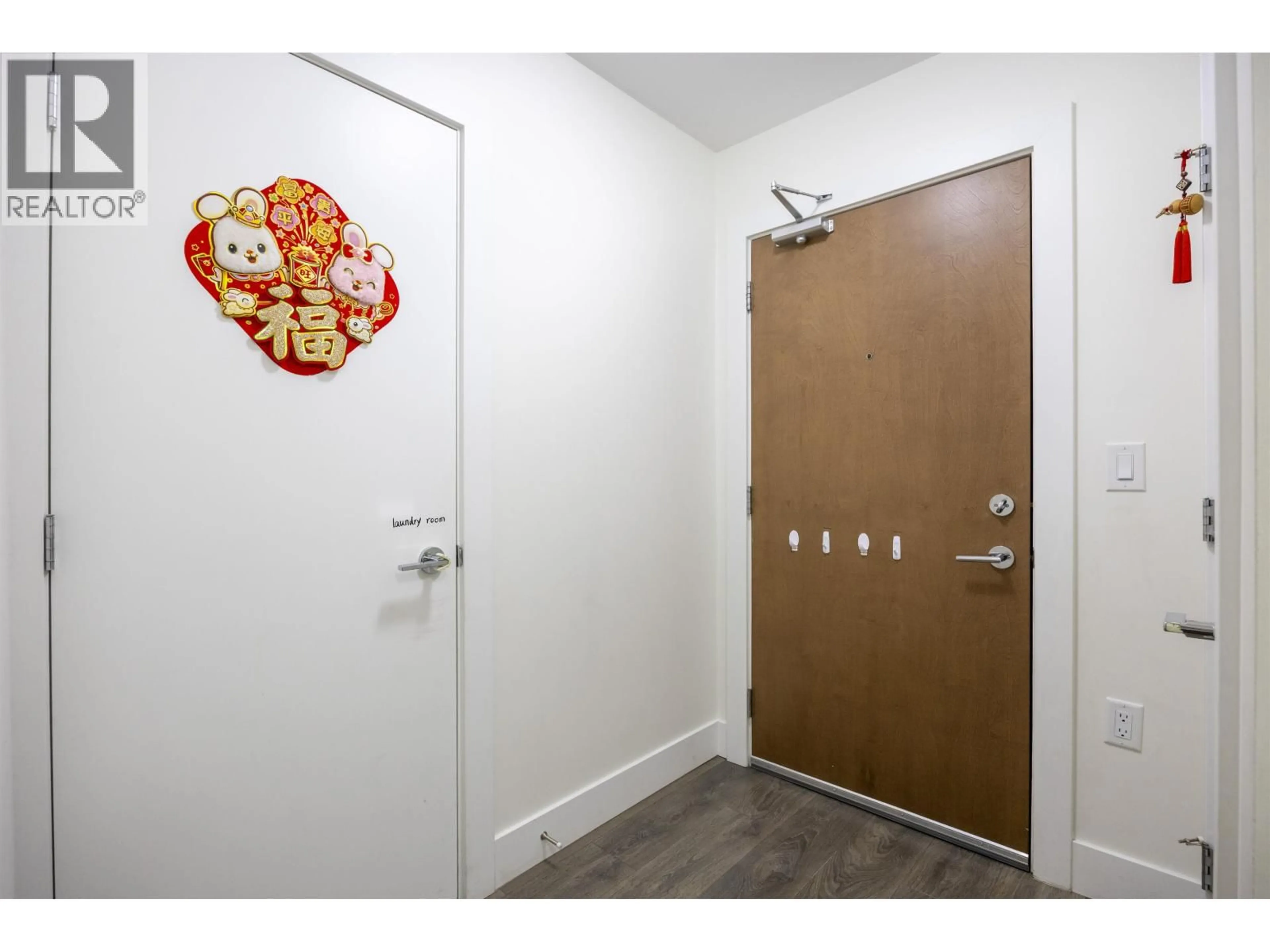 Indoor entryway for 305 - 8580 RIVER DISTRICT CROSSING, Vancouver British Columbia V5S0B9