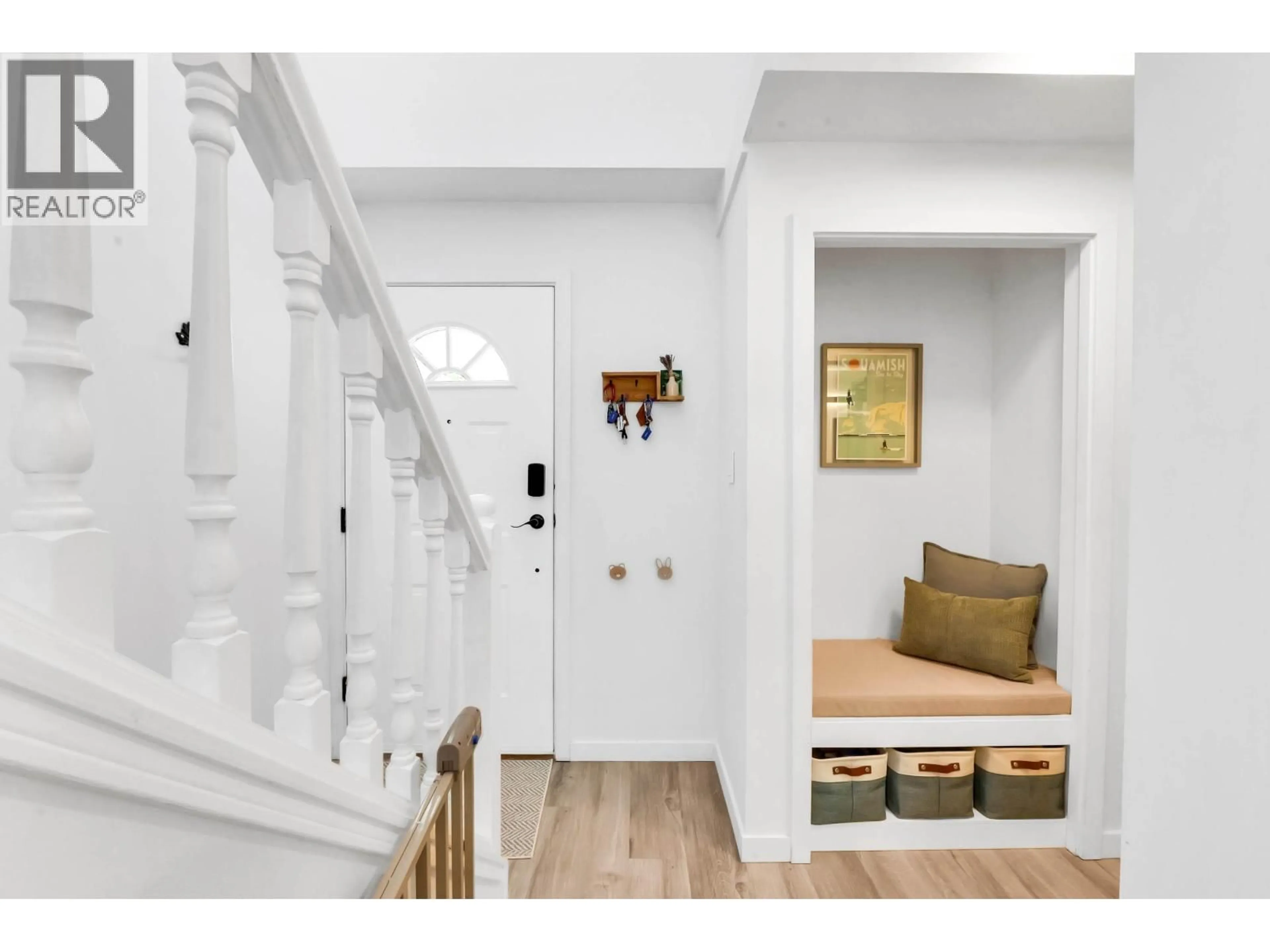 Indoor entryway for 9 - 2401 MAMQUAM ROAD, Squamish British Columbia V8B0H6