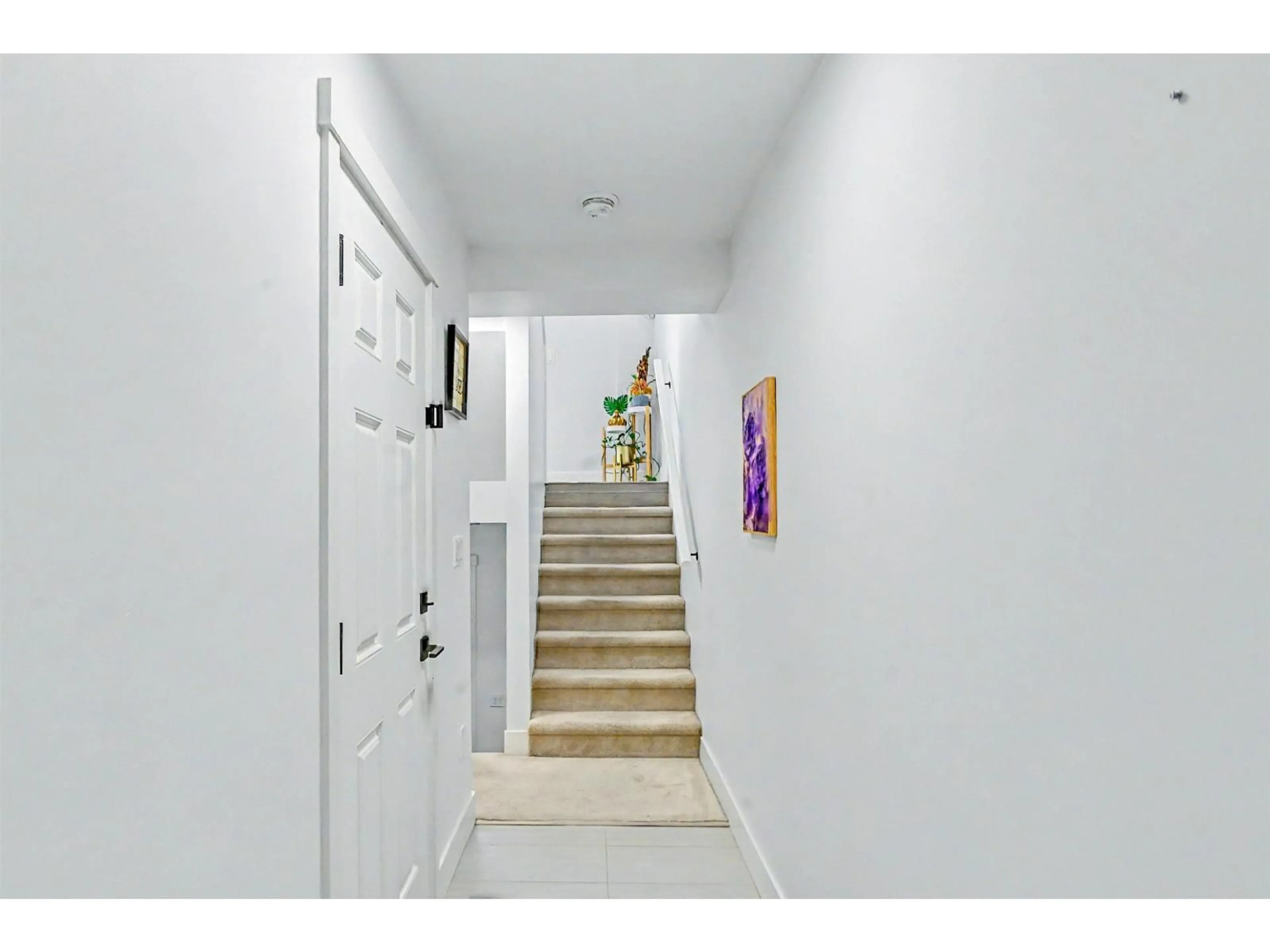 Indoor entryway for 43 - 14057 60A AVENUE, Surrey British Columbia V3X0J2
