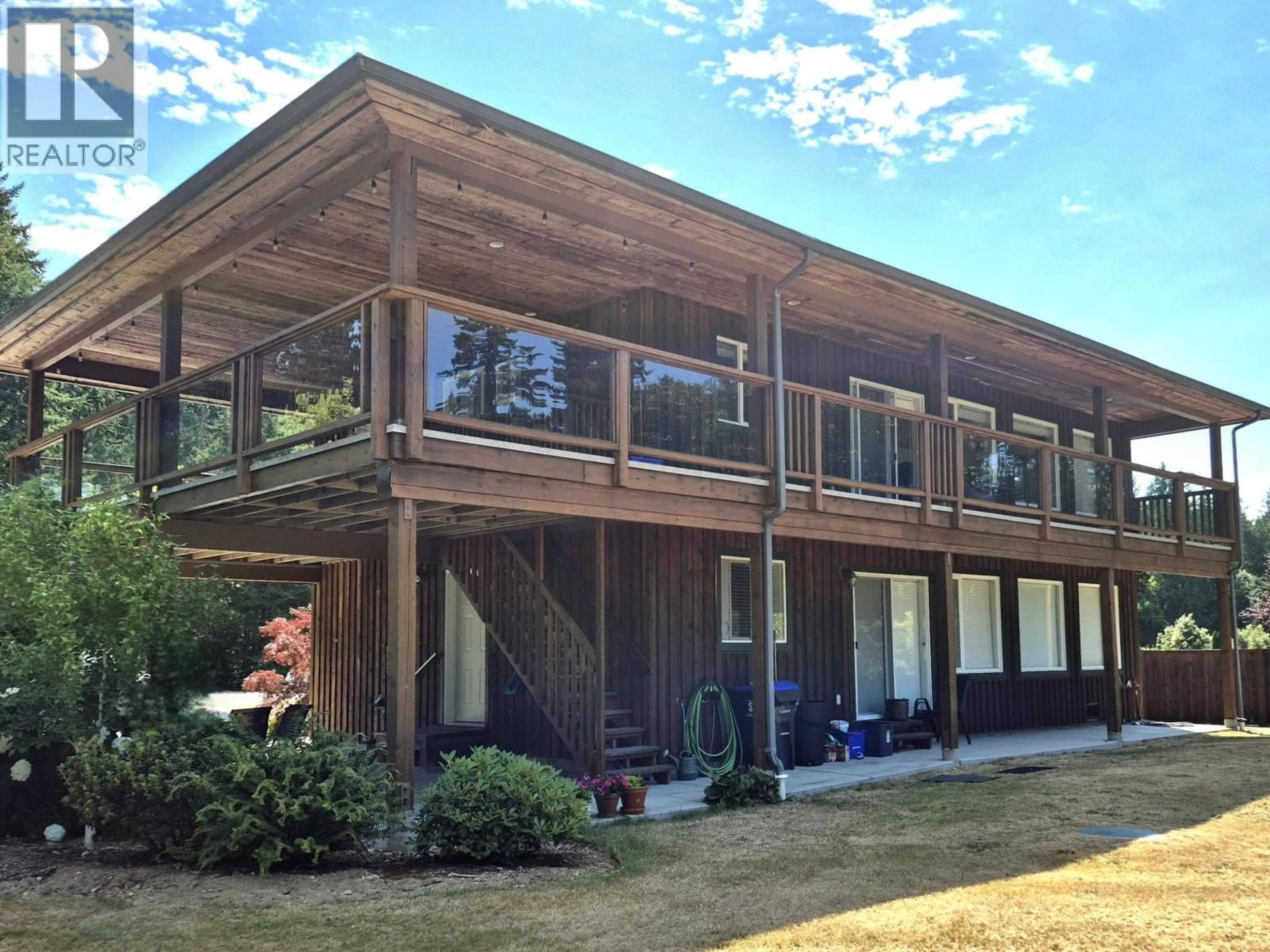 Home with vinyl exterior material, building for 5301 STAMFORD PLACE, Sechelt British Columbia V7Z0C2