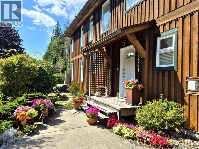 5301 STAMFORD PLACE, Sechelt 3