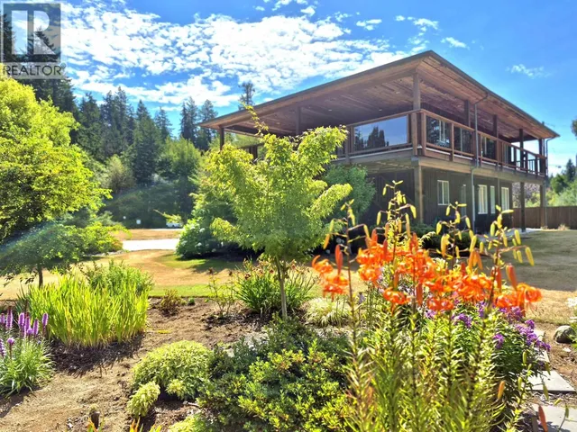 5301 STAMFORD PLACE, Sechelt 4