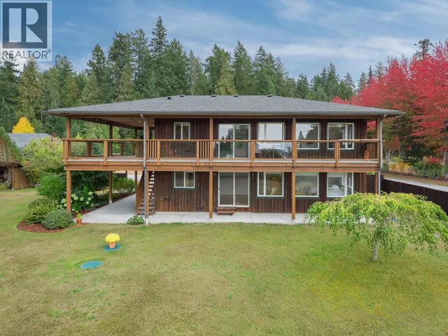 5301 STAMFORD PLACE, Sechelt 5