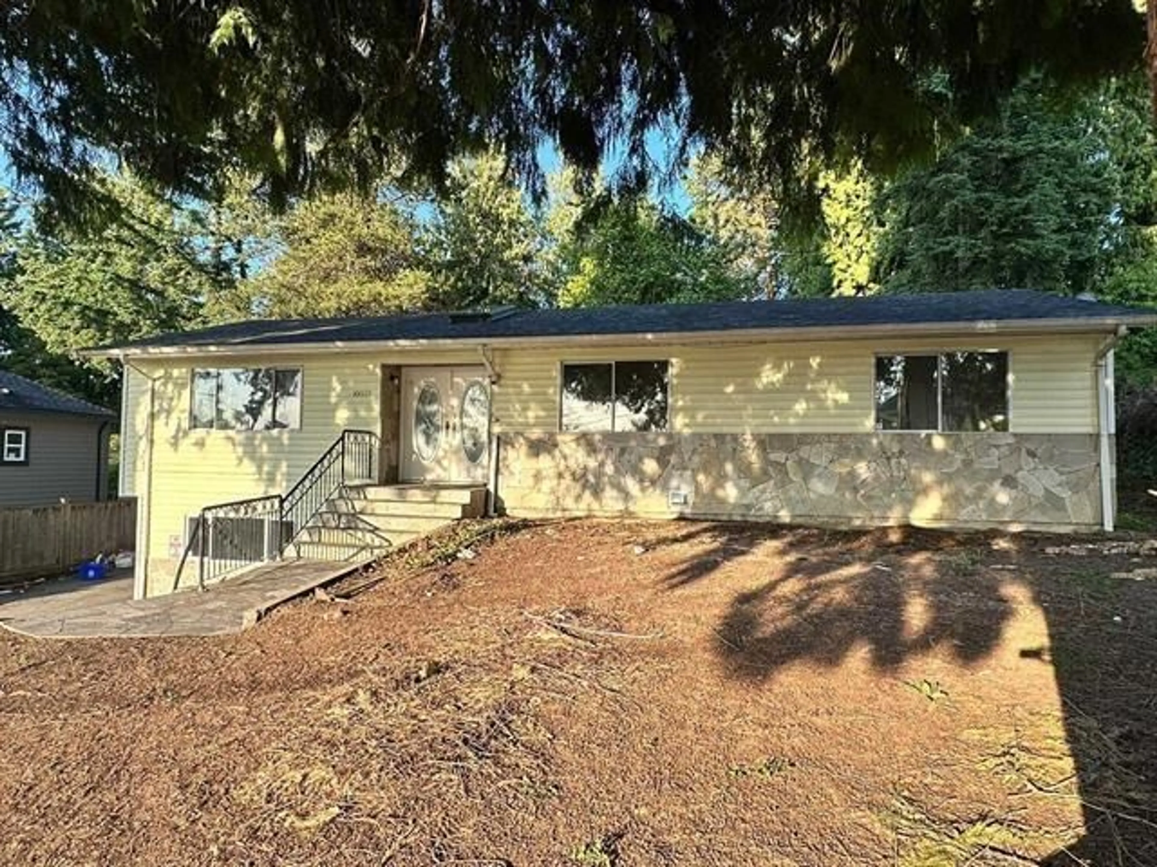 A pic from outside/outdoor area/front of a property/back of a property/a pic from drone, unknown for 10032 122 STREET, Surrey British Columbia V3V4M5