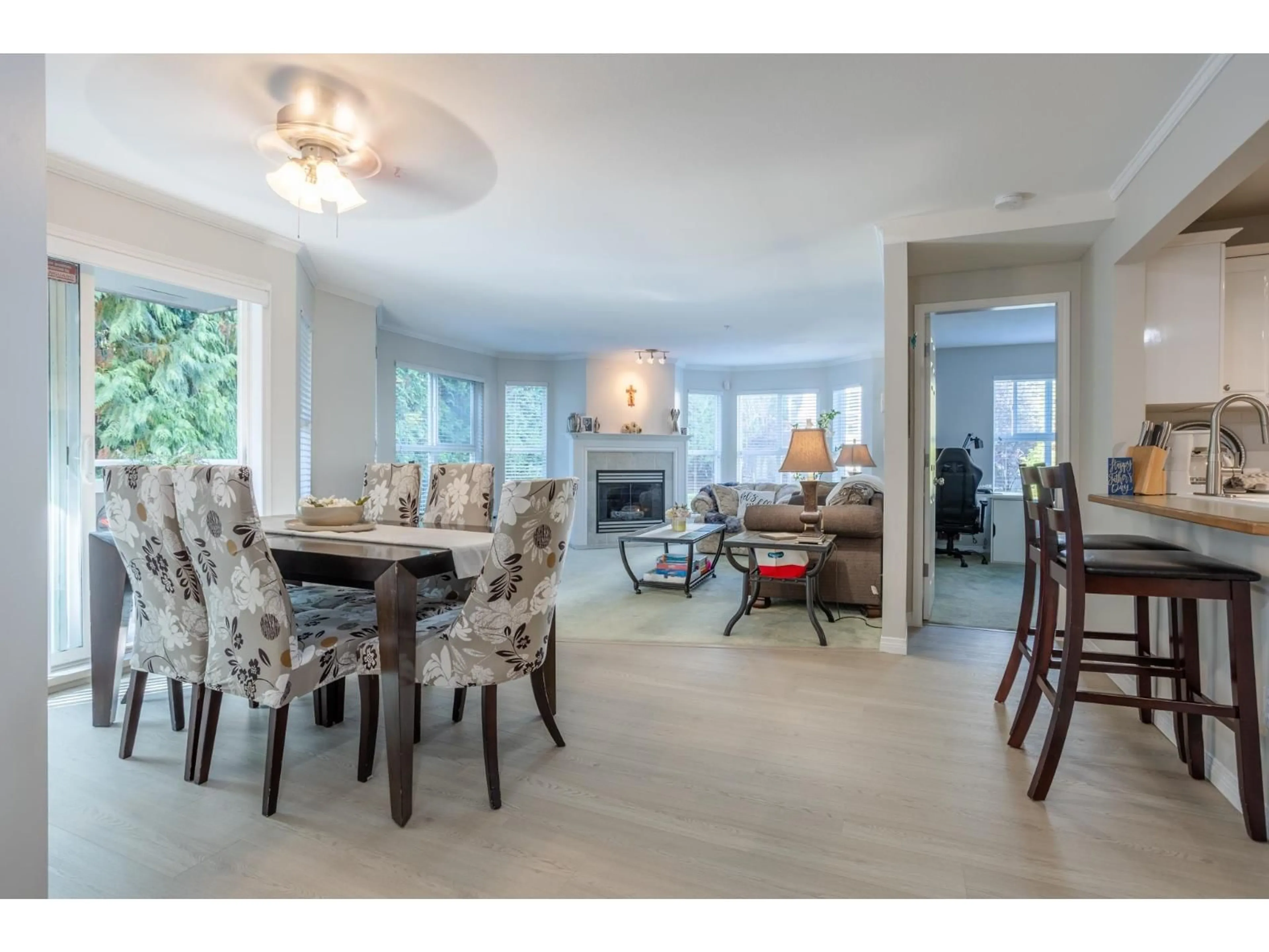 Unknown for 205 - 6557 121 STREET, Surrey British Columbia V3W1E7
