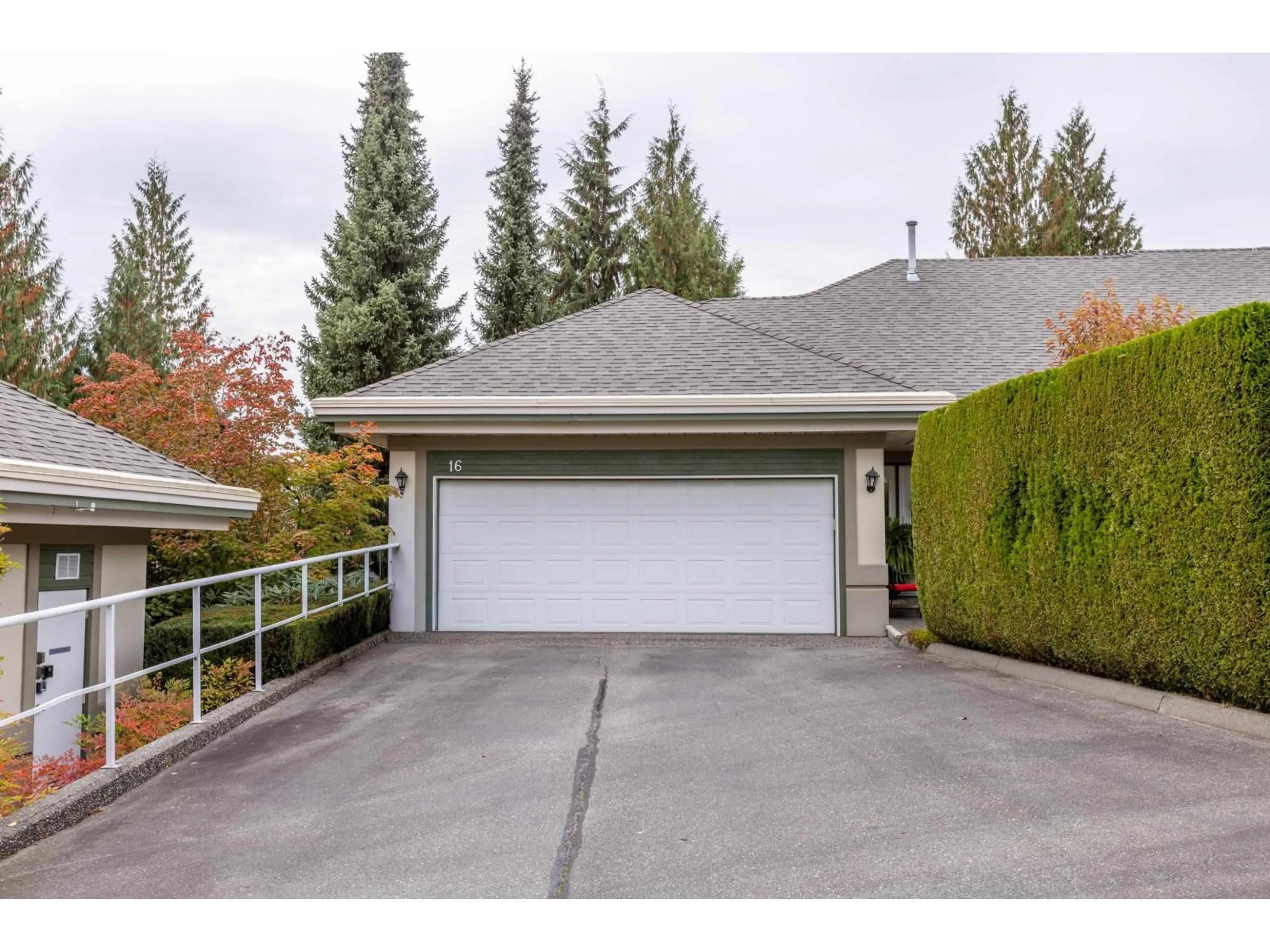 Indoor garage for 16 - 4001 OLD CLAYBURN ROAD, Abbotsford British Columbia V3G1C5