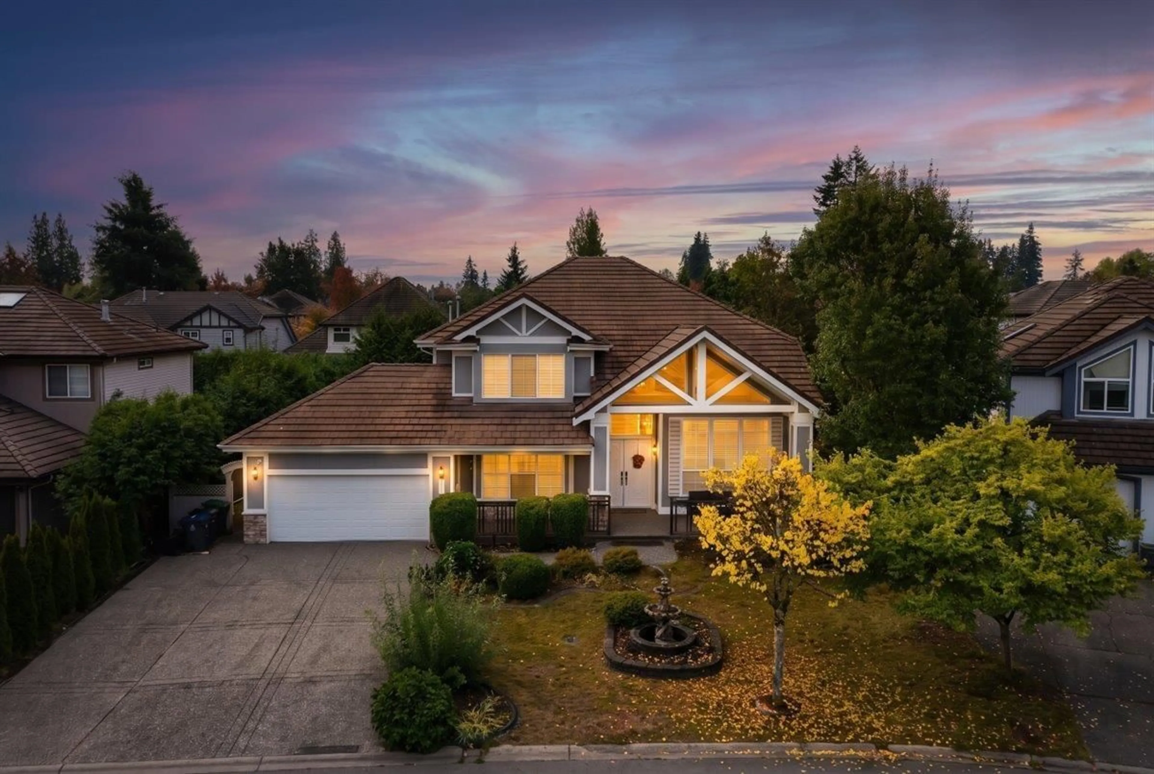 A pic from outside/outdoor area/front of a property/back of a property/a pic from drone, street for 7355 146A STREET, Surrey British Columbia V3S8Y8