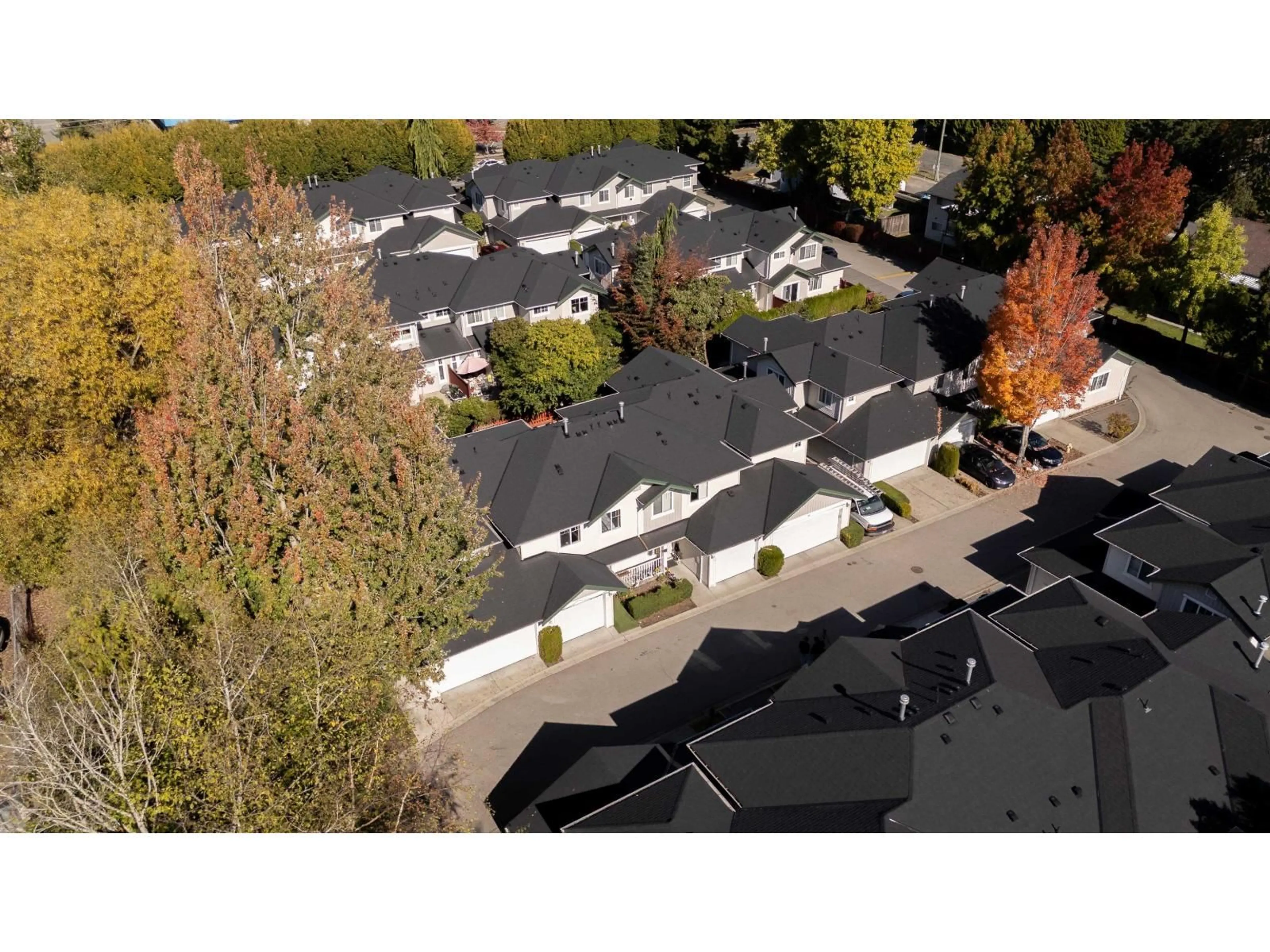 A pic from outside/outdoor area/front of a property/back of a property/a pic from drone, street for 17 - 6747 137 STREET, Surrey British Columbia V3W9C4