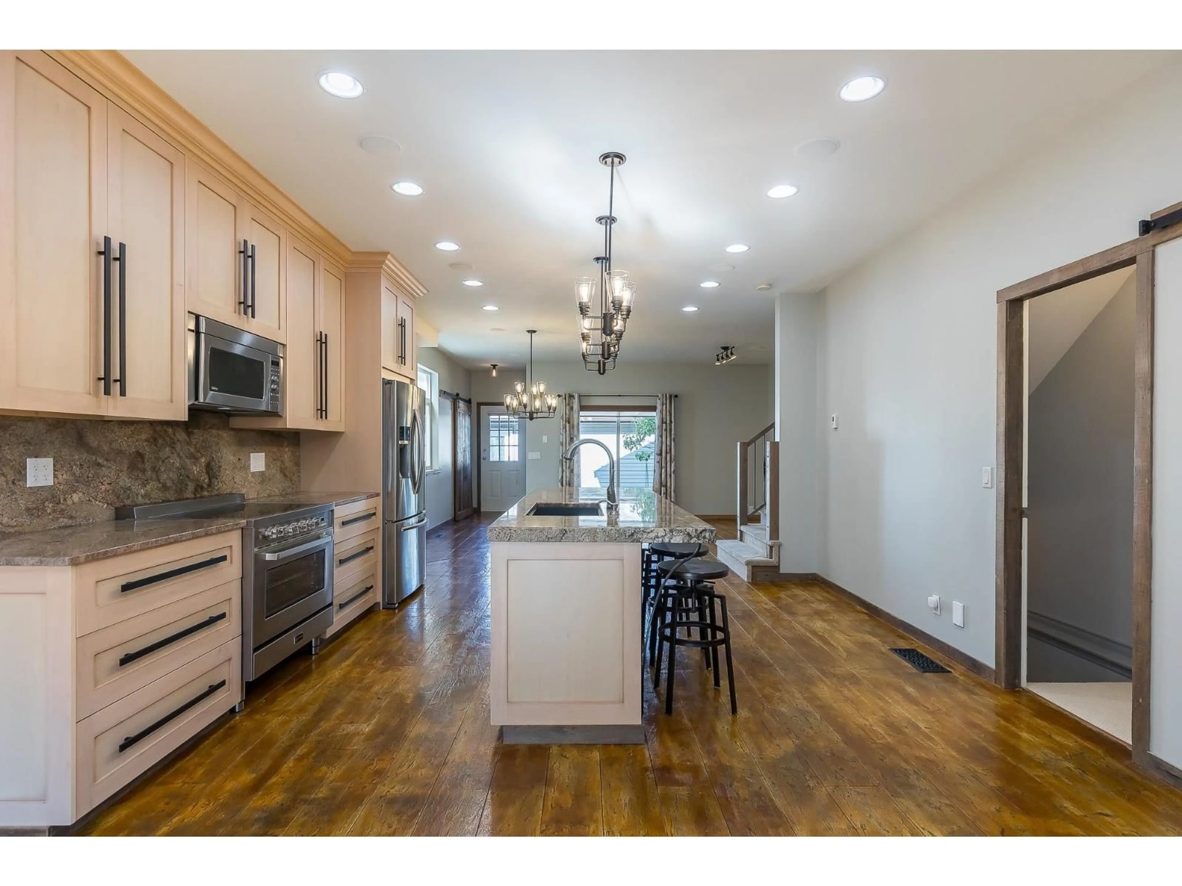 Open concept kitchen, unknown for 113 - 33751 7 AVENUE, Mission British Columbia V2V7C2