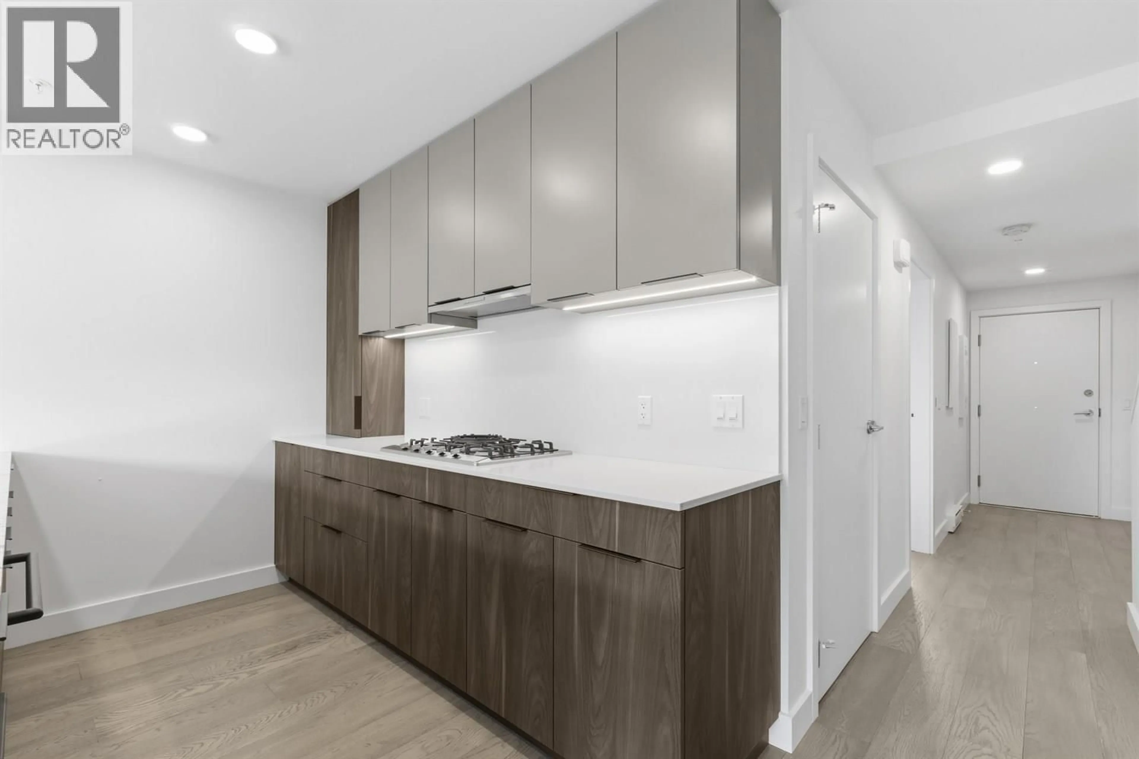 Standard kitchen, unknown for 305 - 3590 39TH AVENUE, Vancouver British Columbia V6N3A5