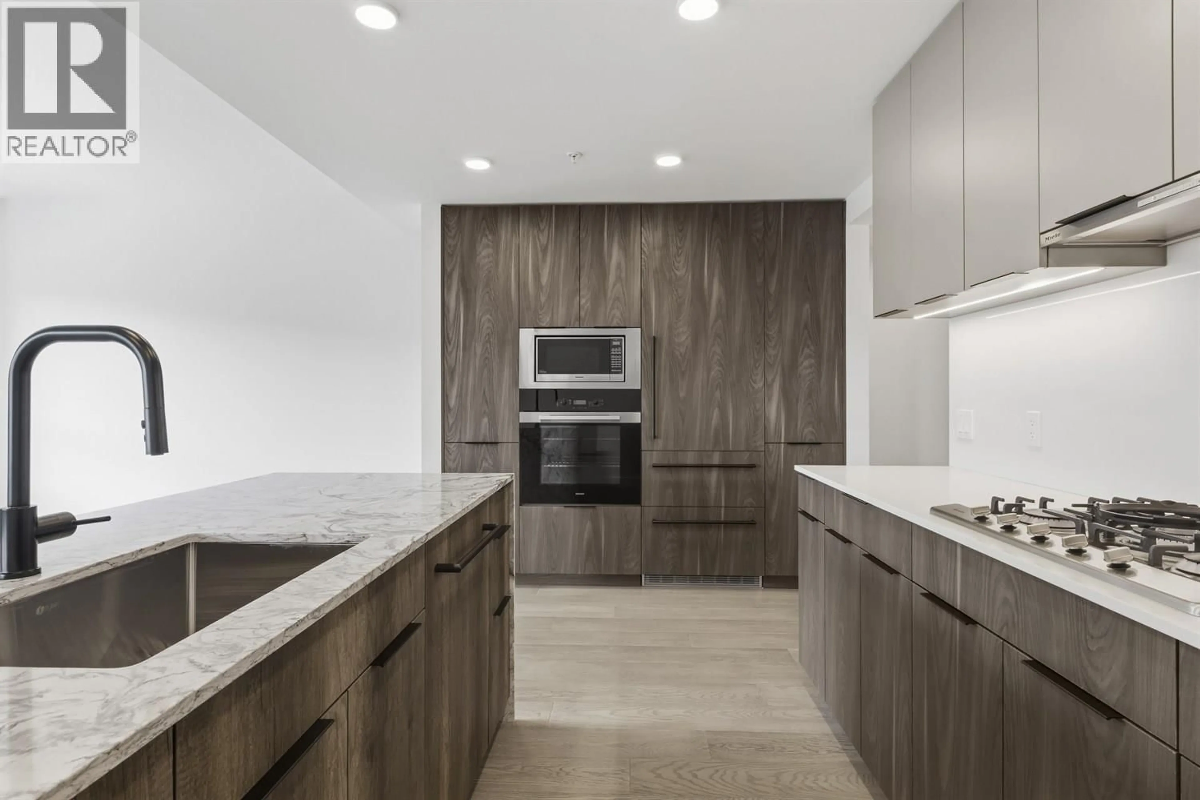 Contemporary kitchen, unknown for 309 - 3590 39TH AVENUE, Vancouver British Columbia V6N3A5
