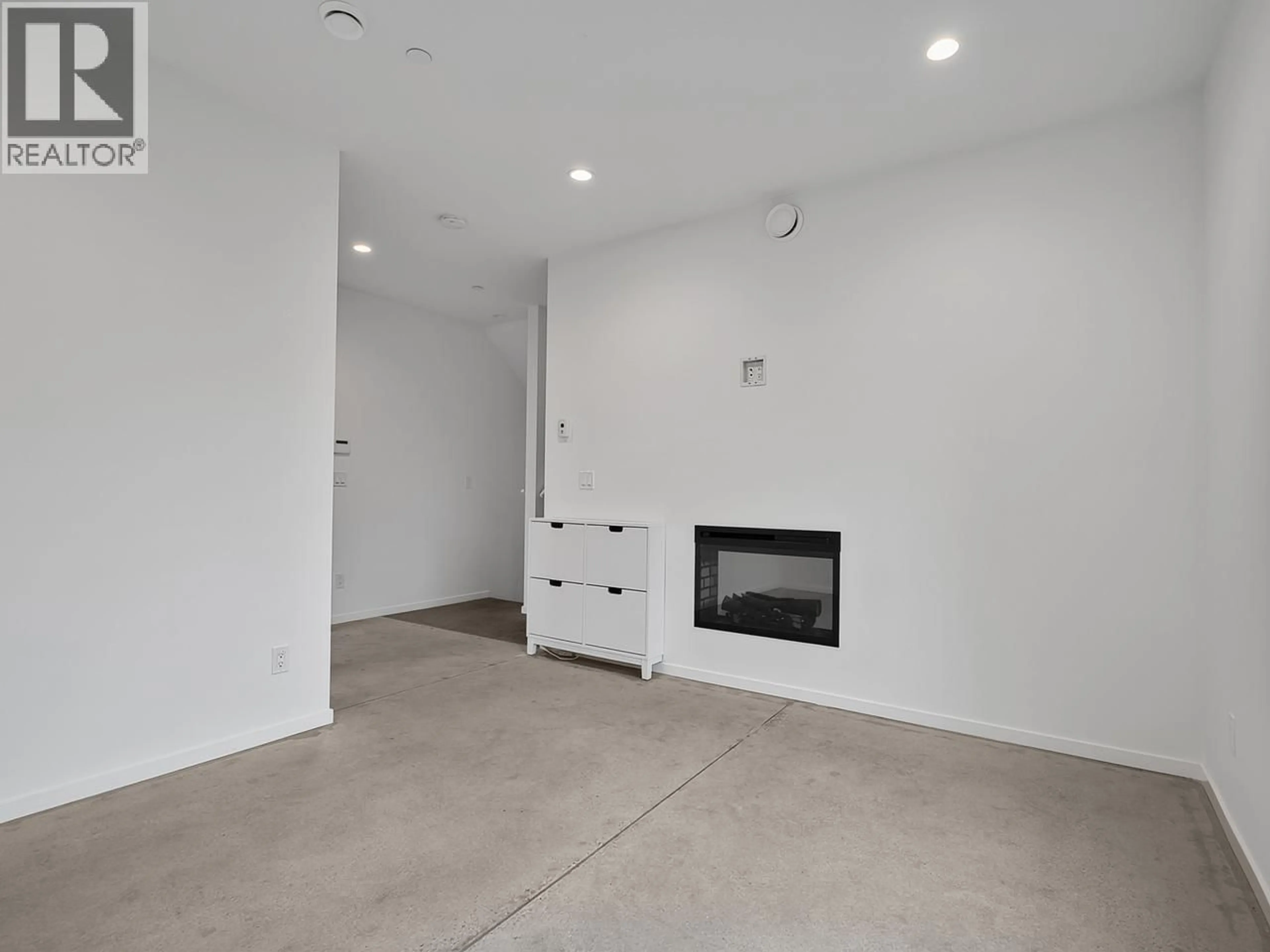 A pic of a room for 4136 BEATRICE STREET, Vancouver British Columbia V5N4H6