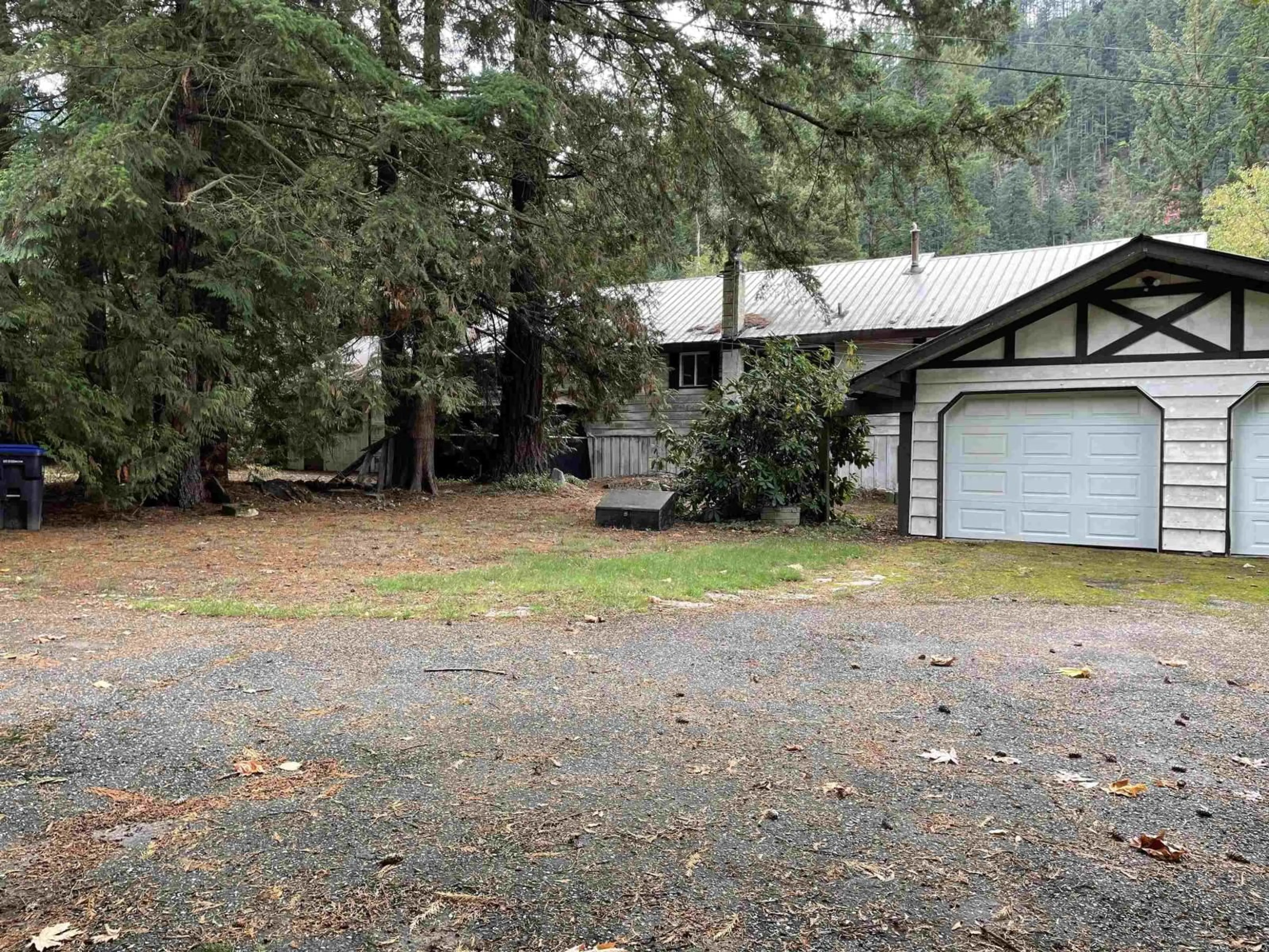 A pic from outside/outdoor area/front of a property/back of a property/a pic from drone, unknown for 63491 FLOOD HOPE ROAD, Hope British Columbia V0X1L2