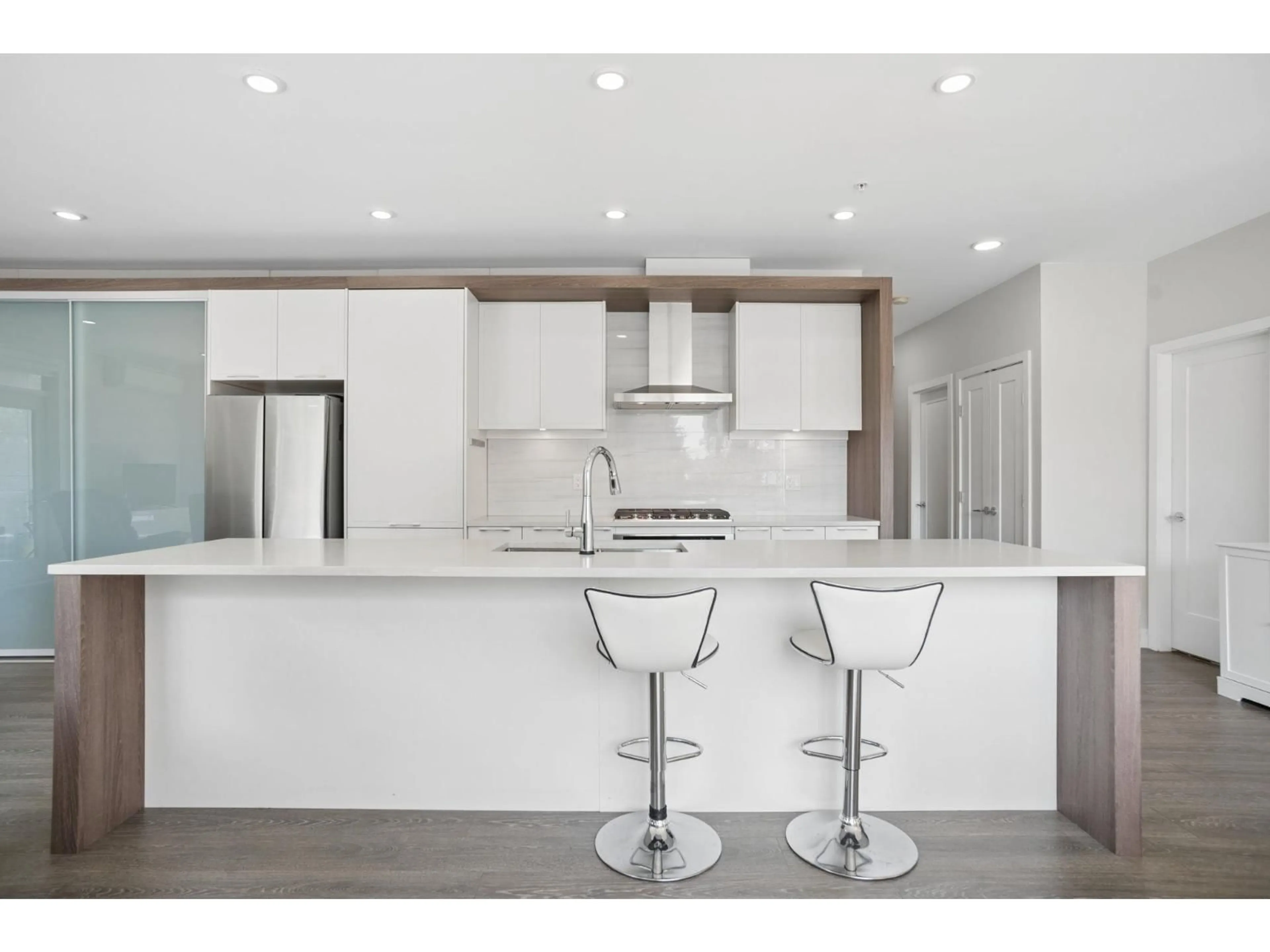 Open concept kitchen, unknown for 216 - 11507 84 AVENUE, Delta British Columbia V4C0E5