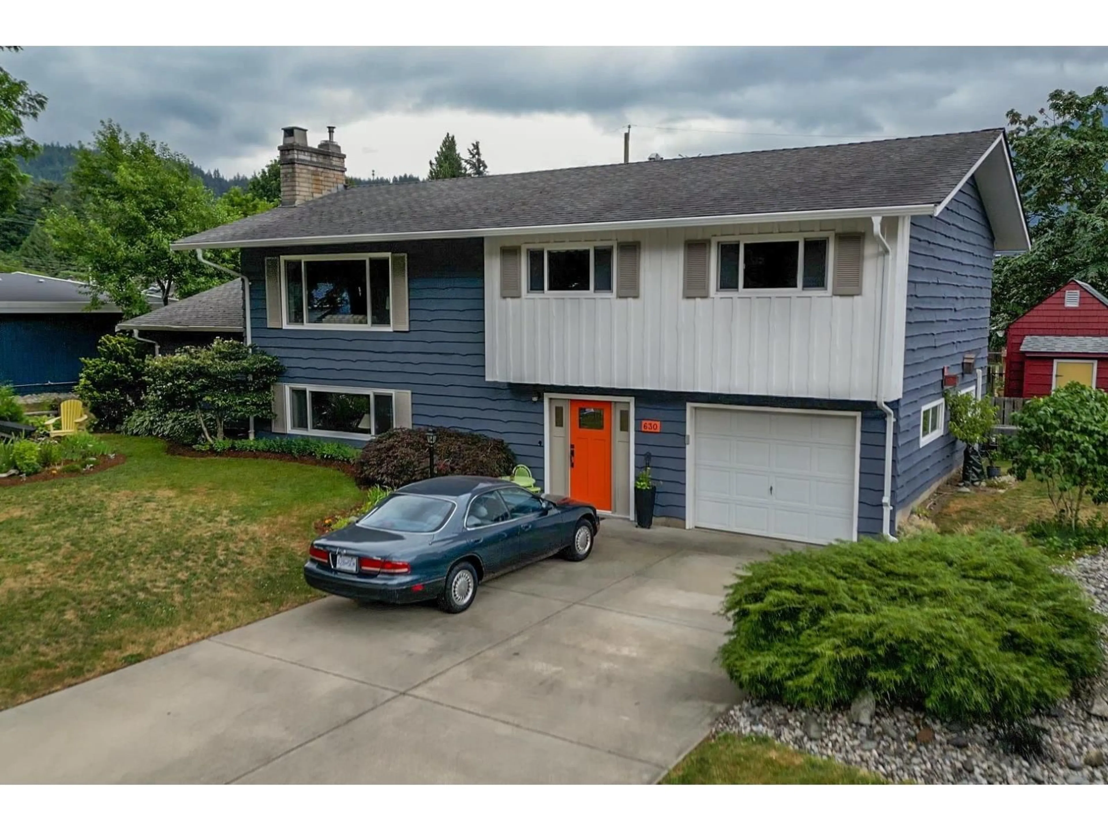 Home with vinyl exterior material, street for 630 HAZEL STREET, Hope British Columbia V0X1L0