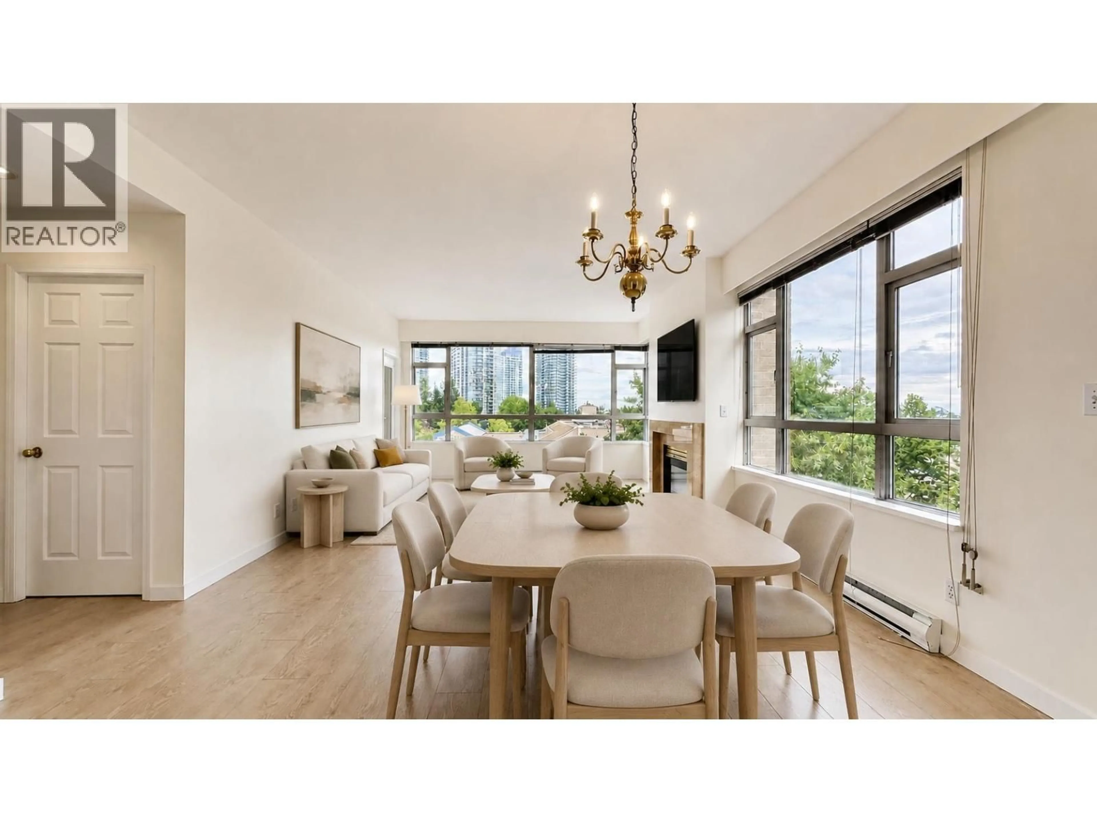 Dining room, wood/laminate floor for 6521 BONSOR AVENUE, Burnaby British Columbia V5H4N3