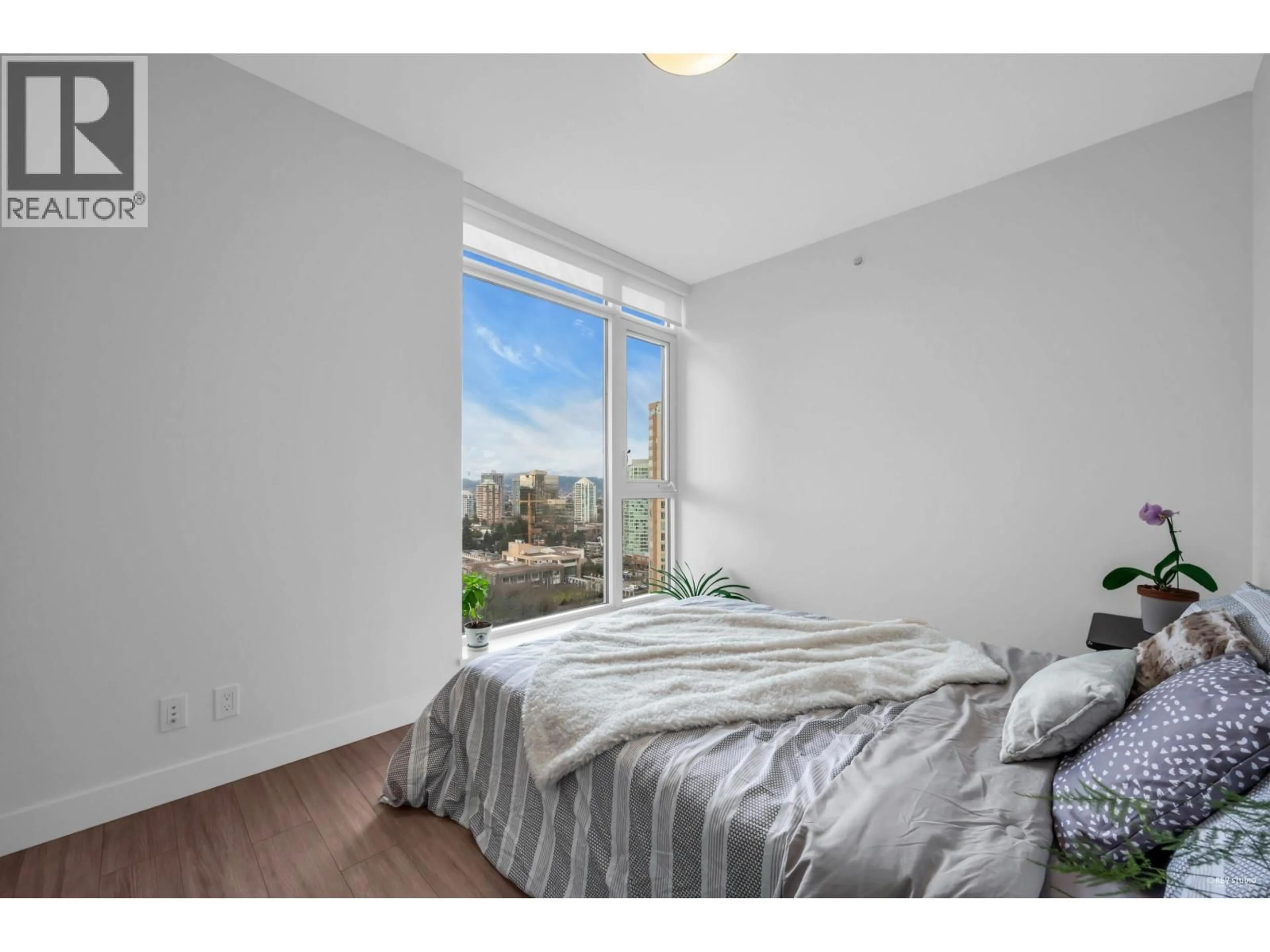 Bedroom with bed, unknown for 1701 - 4458 BERESFORD STREET, Burnaby British Columbia V5H0J1