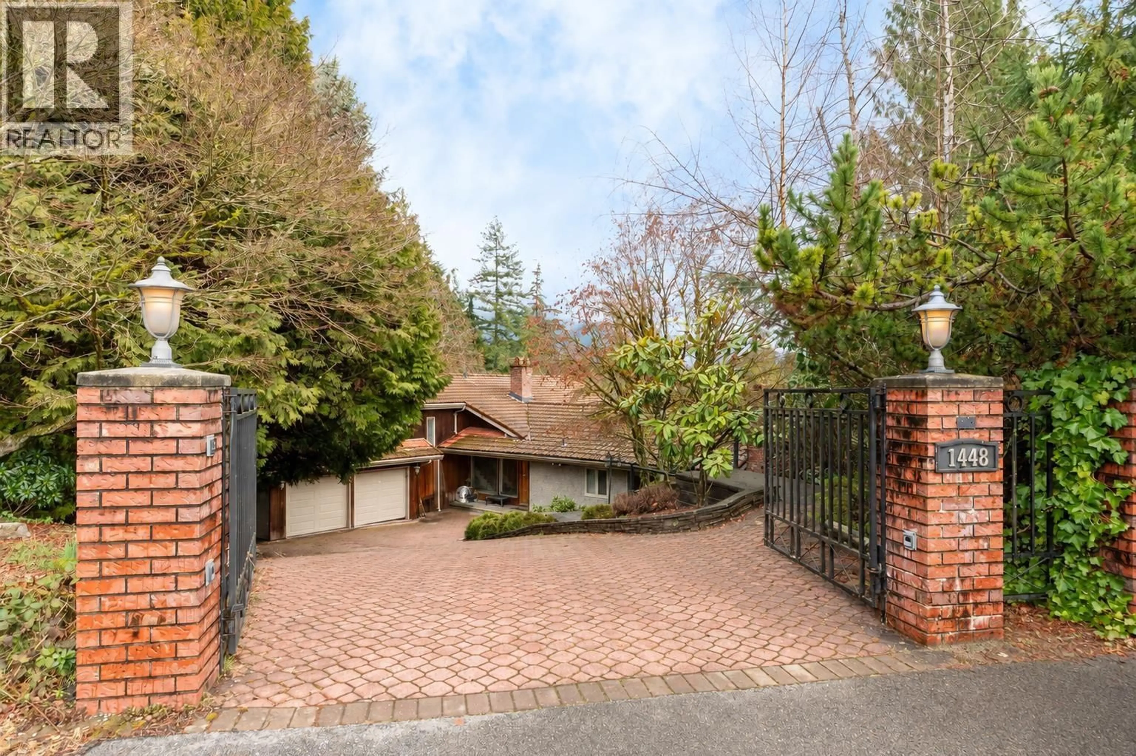 A pic from outside/outdoor area/front of a property/back of a property/a pic from drone, street for 1448 SANDHURST PLACE, West Vancouver British Columbia V7S2P3
